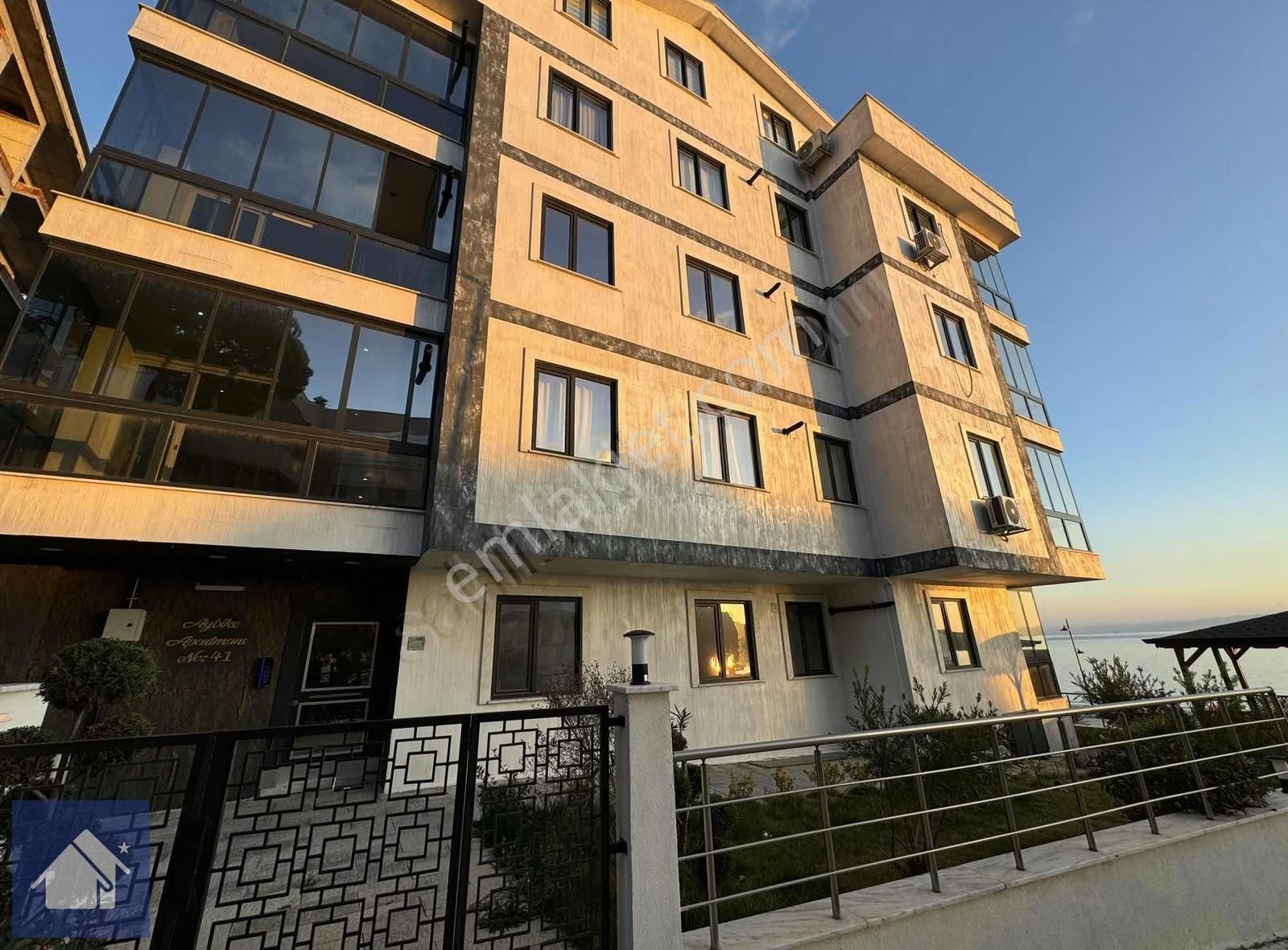 *yiğit Emlak Armutlu'dan*bükey Yapı İmzasıyla*ultra Lüks 2+1 - Görsel 2