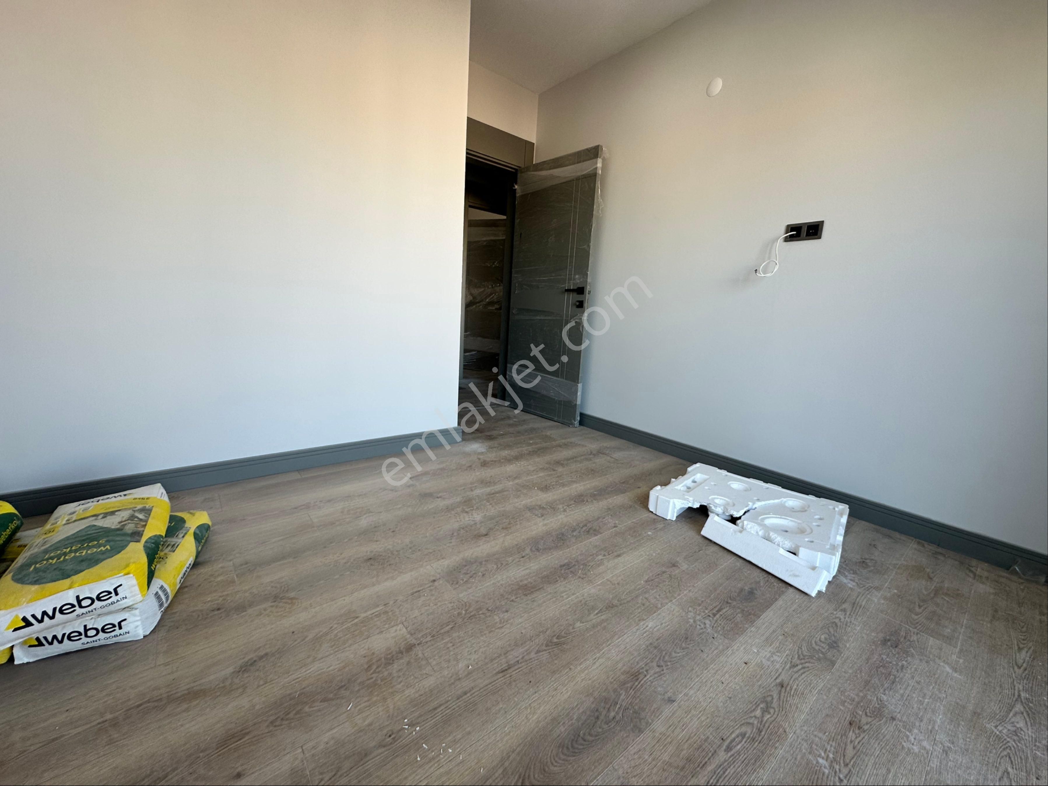 Denize Yakın Site İçi Sıfır Binada Kapalı Otoparklı Geniş 4+1 Dubleks Daire - Görsel 15