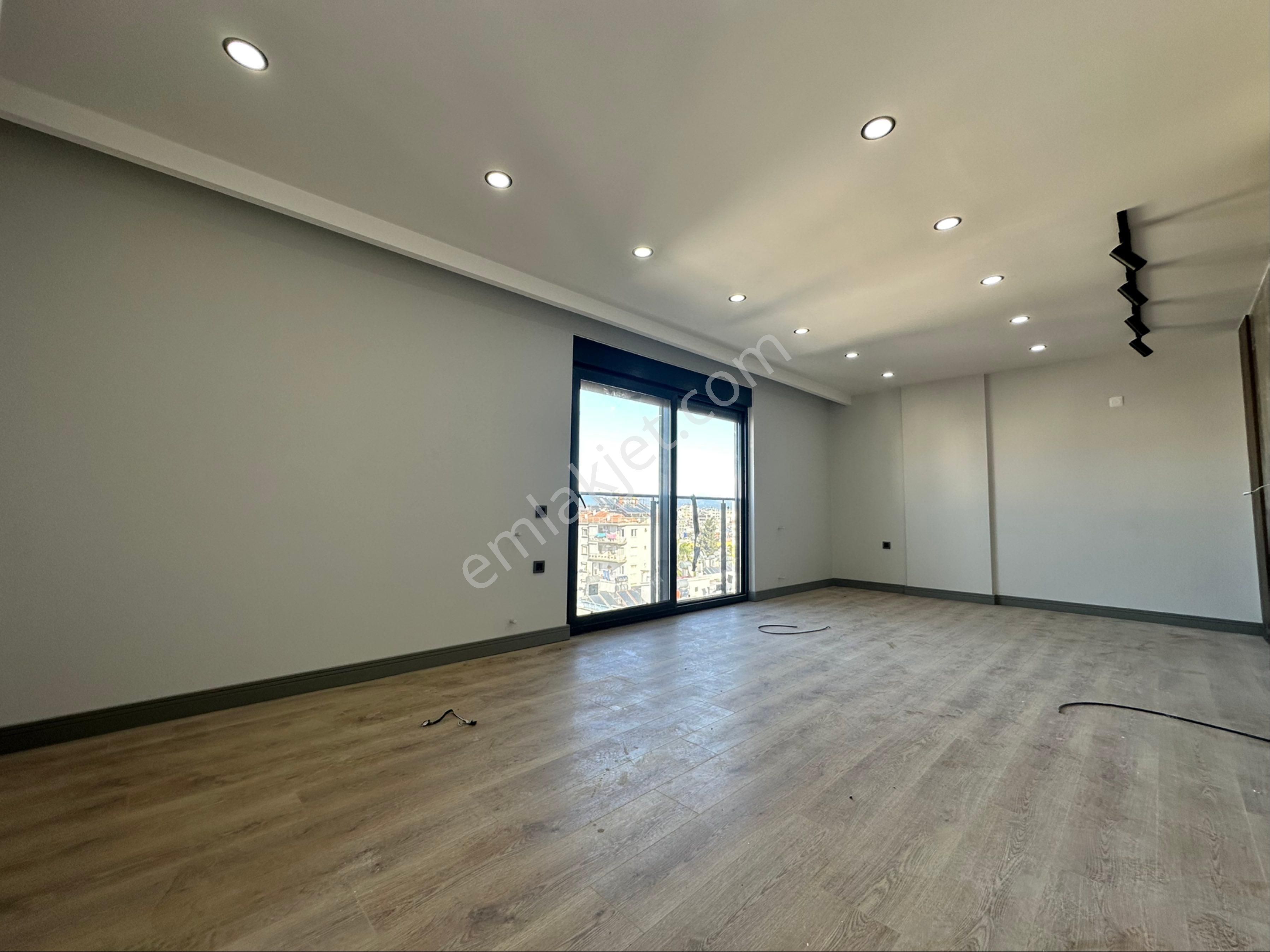 Denize Yakın Site İçi Sıfır Binada Kapalı Otoparklı Geniş 4+1 Dubleks Daire - Görsel 11