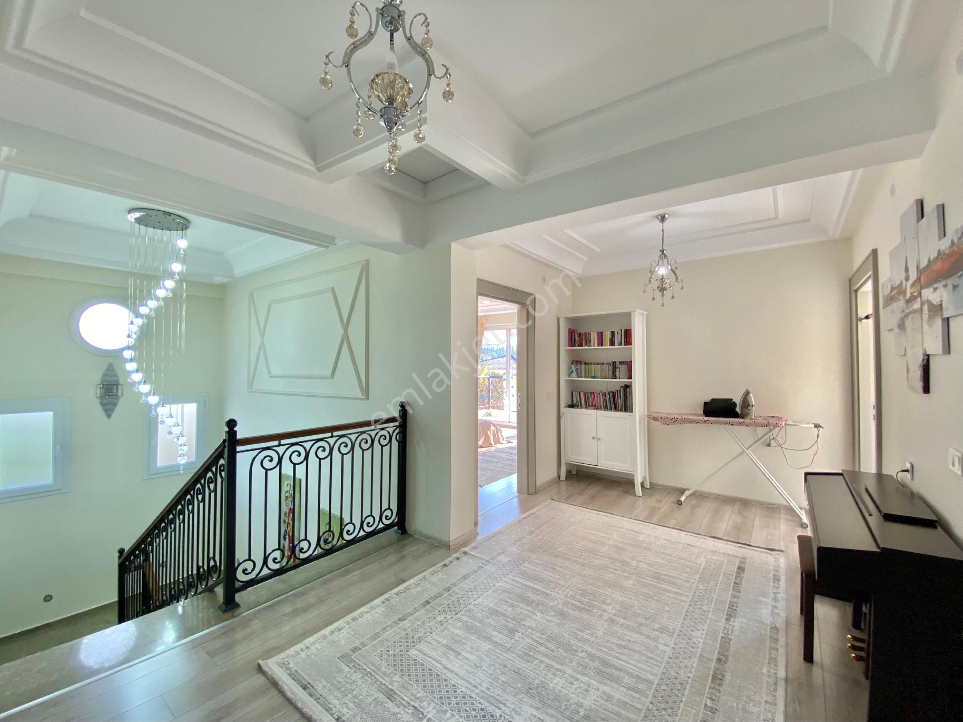 Azor Sarmaşık Villalarında Ultra Lüks Ekstra Yapılı 5+1 Dubleks! - Görsel 7