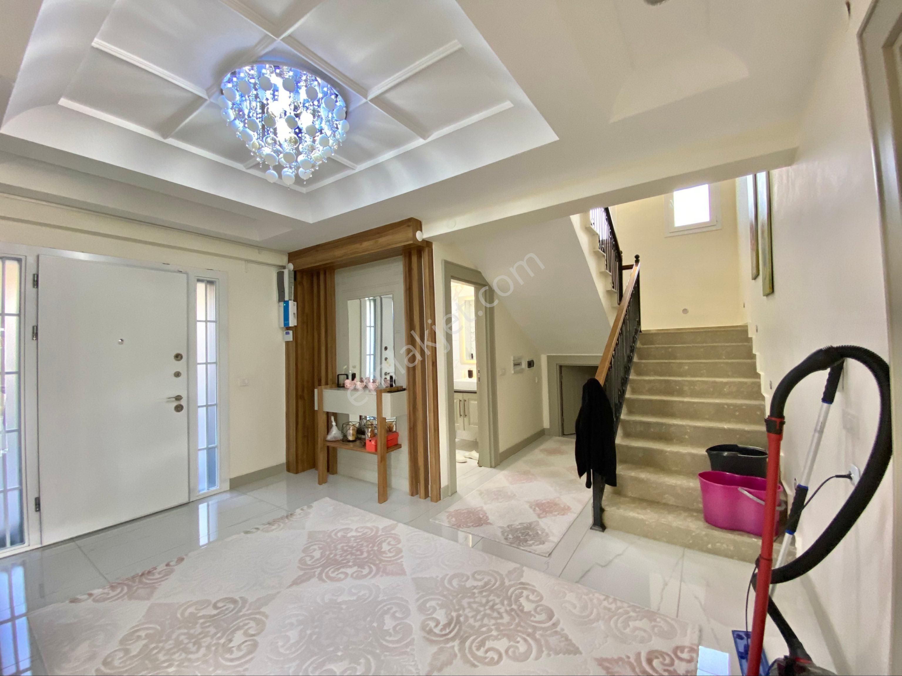 Azor Sarmaşık Villalarında Ultra Lüks Ekstra Yapılı 5+1 Dubleks! - Görsel 10