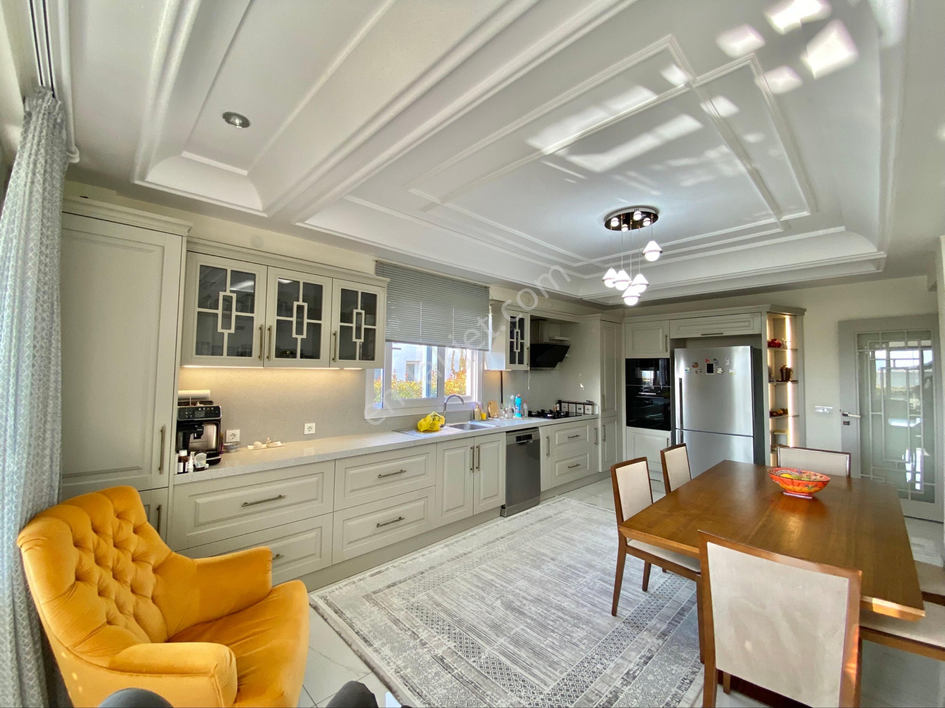 Azor Sarmaşık Villalarında Ultra Lüks Ekstra Yapılı 5+1 Dubleks! - Görsel 21