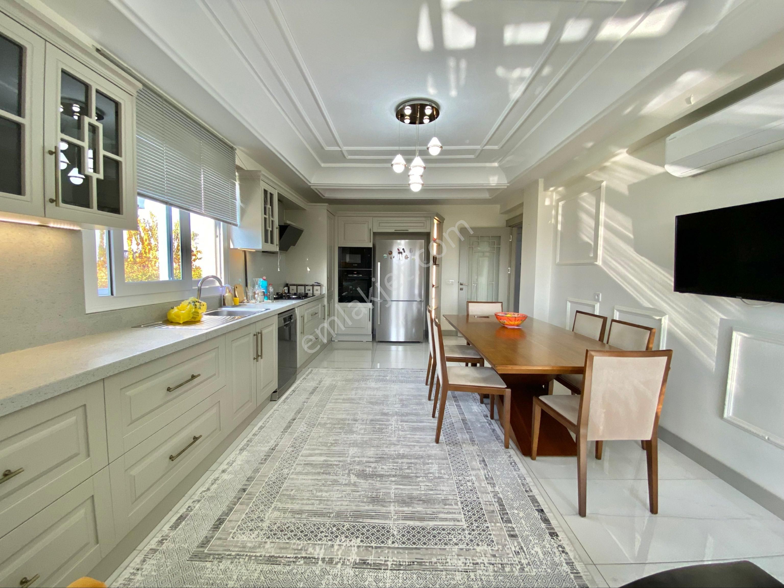 Azor Sarmaşık Villalarında Ultra Lüks Ekstra Yapılı 5+1 Dubleks! - Görsel 33