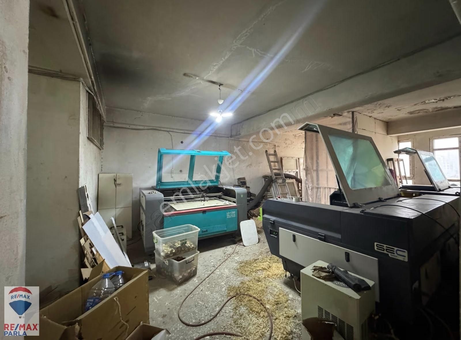 Eski Sanayi Sitesinde 5 Katlı Komple Satılık Bina / Remax Gökhan - Görsel 10