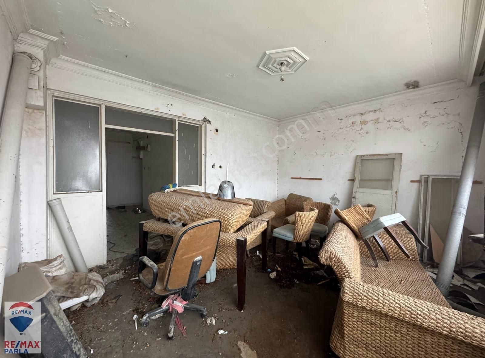 Eski Sanayi Sitesinde 5 Katlı Komple Satılık Bina / Remax Gökhan - Görsel 4