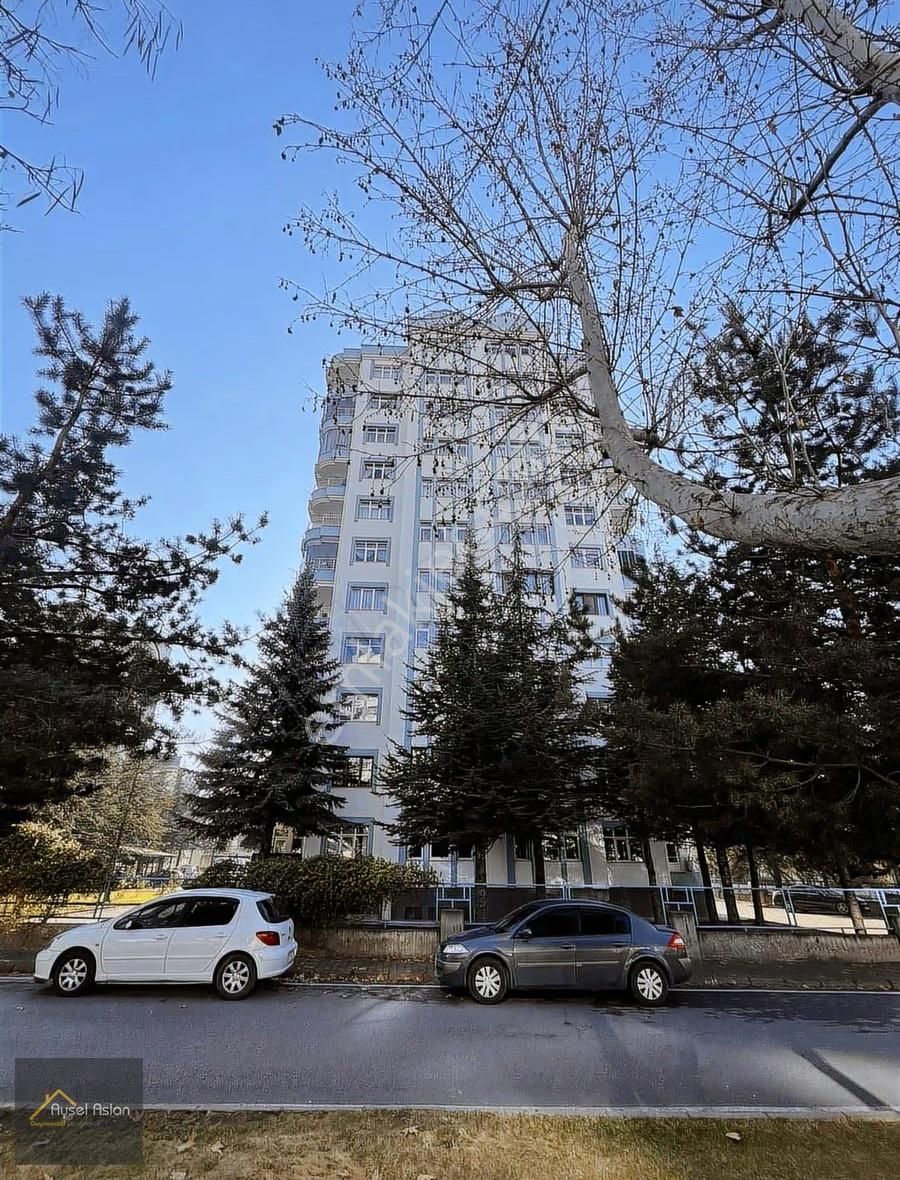 Keykubat'ta Anayol Üstünde 3+1 Satılık Daire - Görsel 8