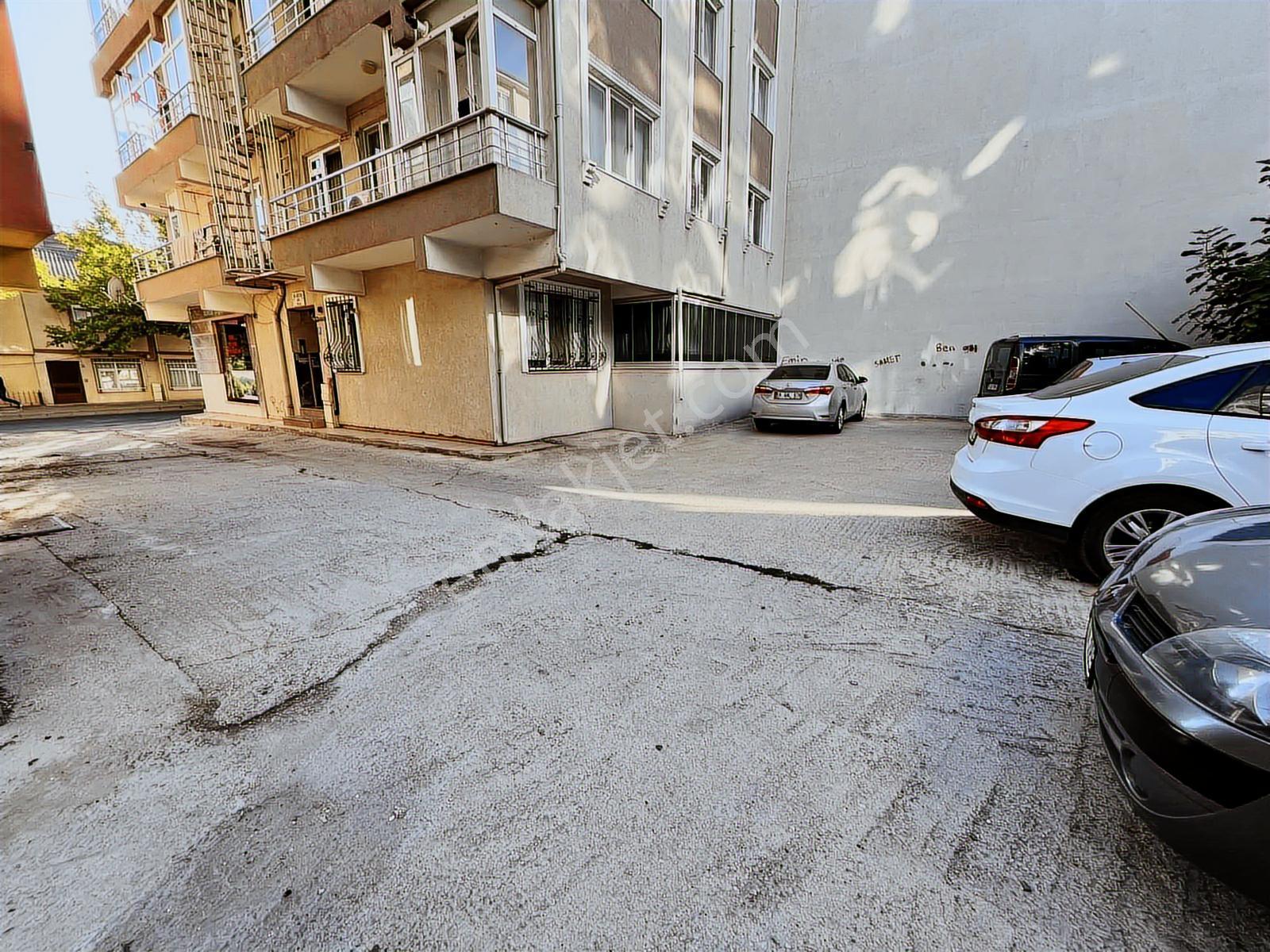 Tuğradan Cezzar Civarı İçi Sıfırlanmış 2+1 Kiralık Daire - Görsel 32