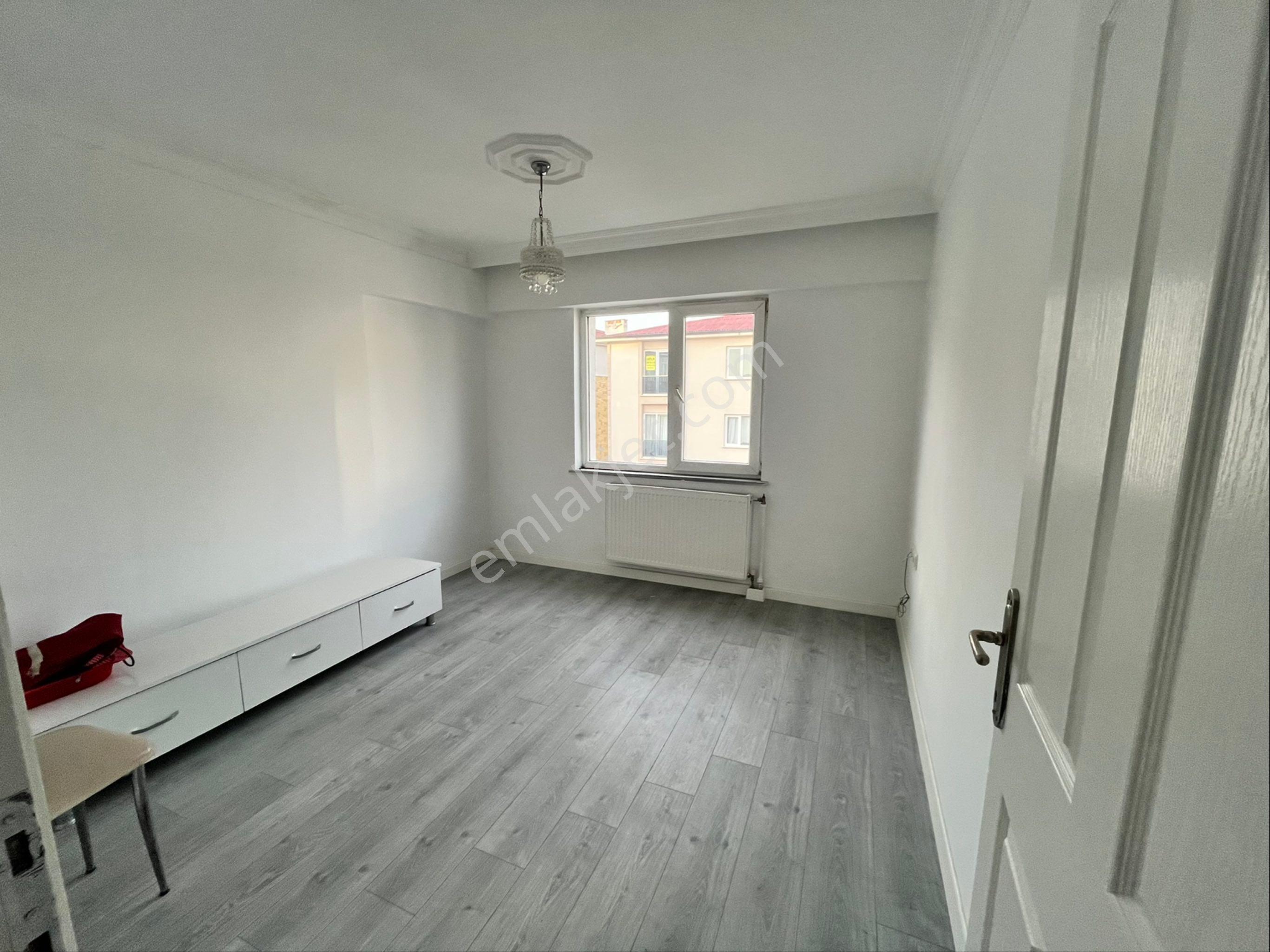 Tuğradan Cezzar Civarı İçi Sıfırlanmış 2+1 Kiralık Daire - Görsel 13