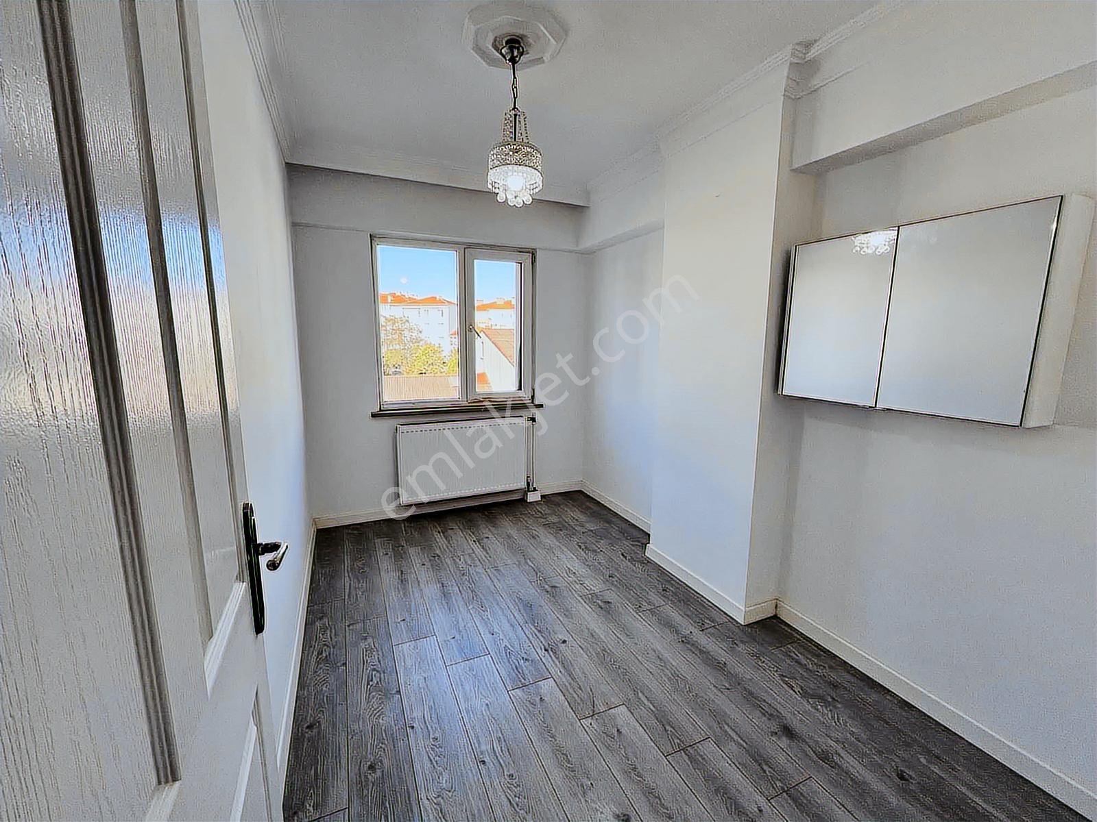 Tuğradan Cezzar Civarı İçi Sıfırlanmış 2+1 Kiralık Daire - Görsel 16