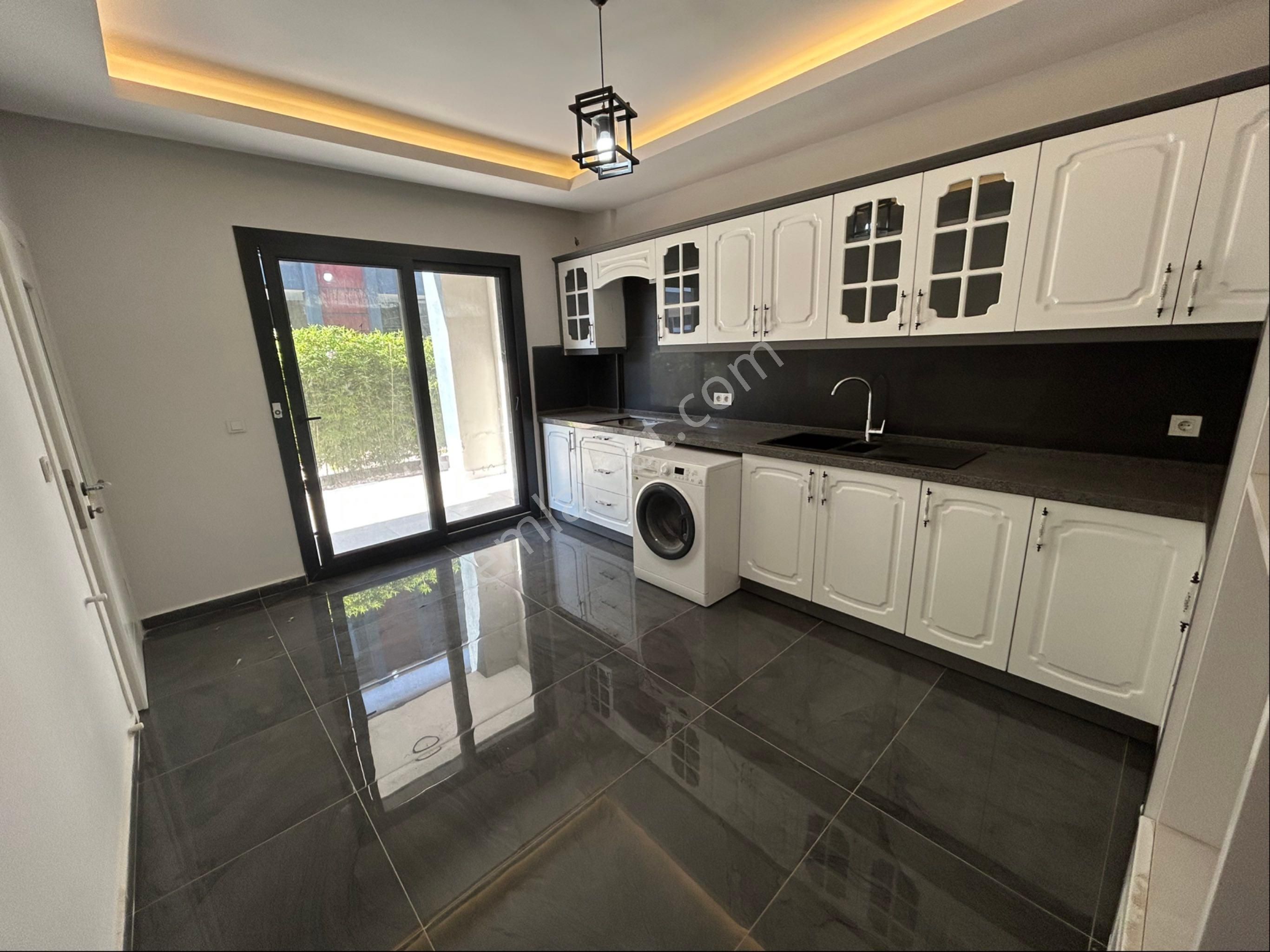 Didimde Havuzlu Sitede 4+1 Köşe Villa - Görsel 20