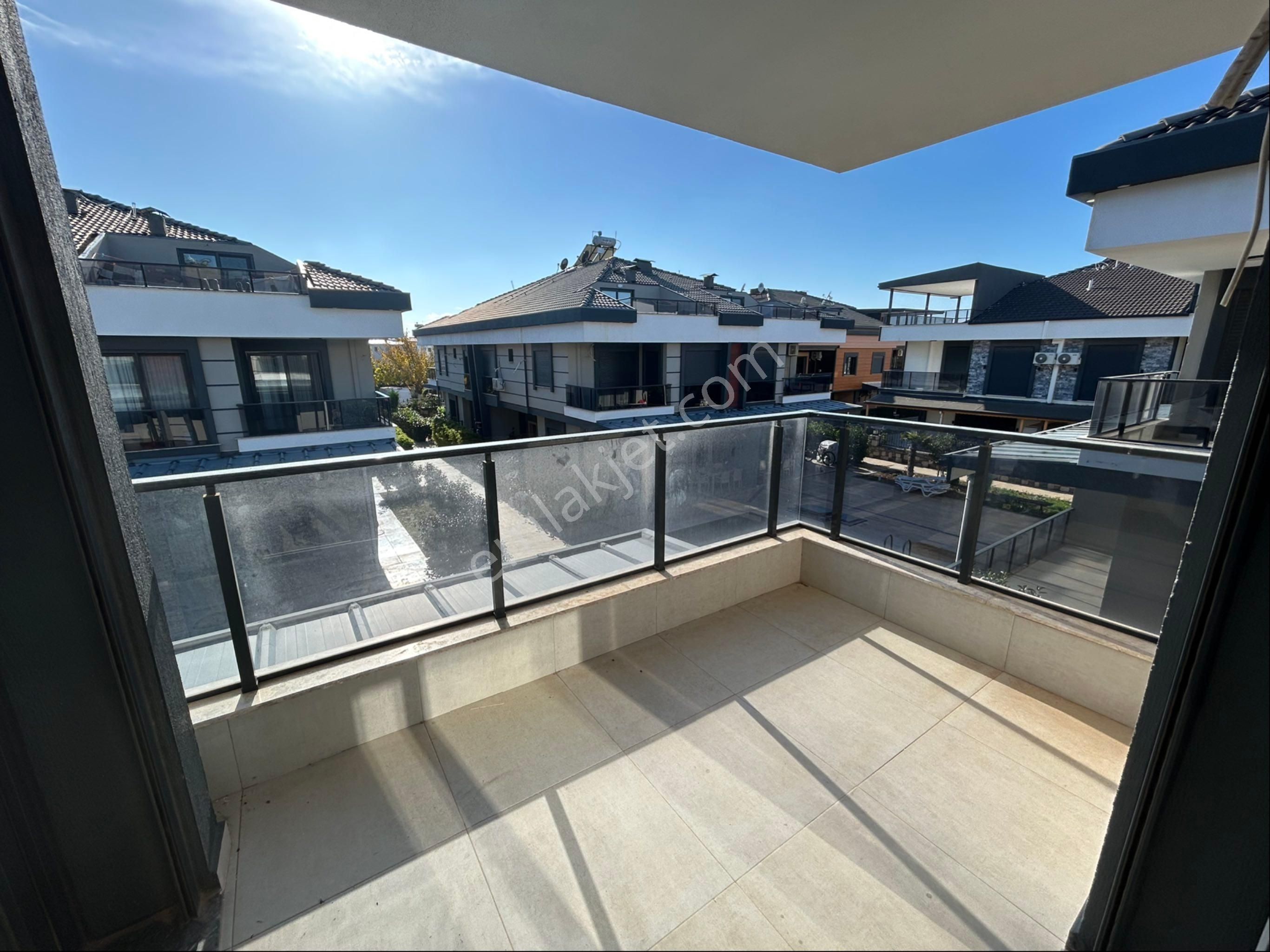 Didimde Havuzlu Sitede 4+1 Köşe Villa - Görsel 33