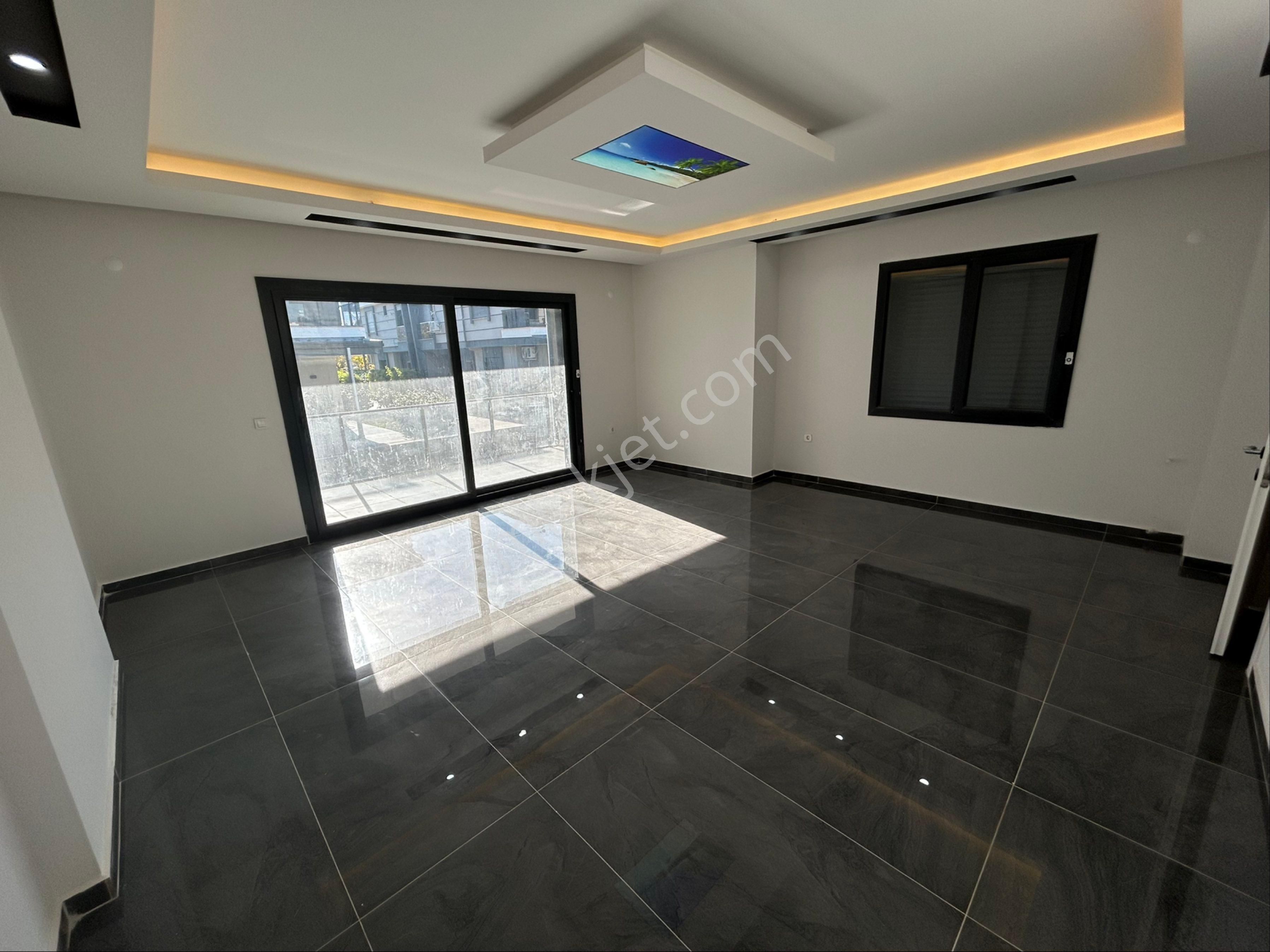 Didimde Havuzlu Sitede 4+1 Köşe Villa - Görsel 16