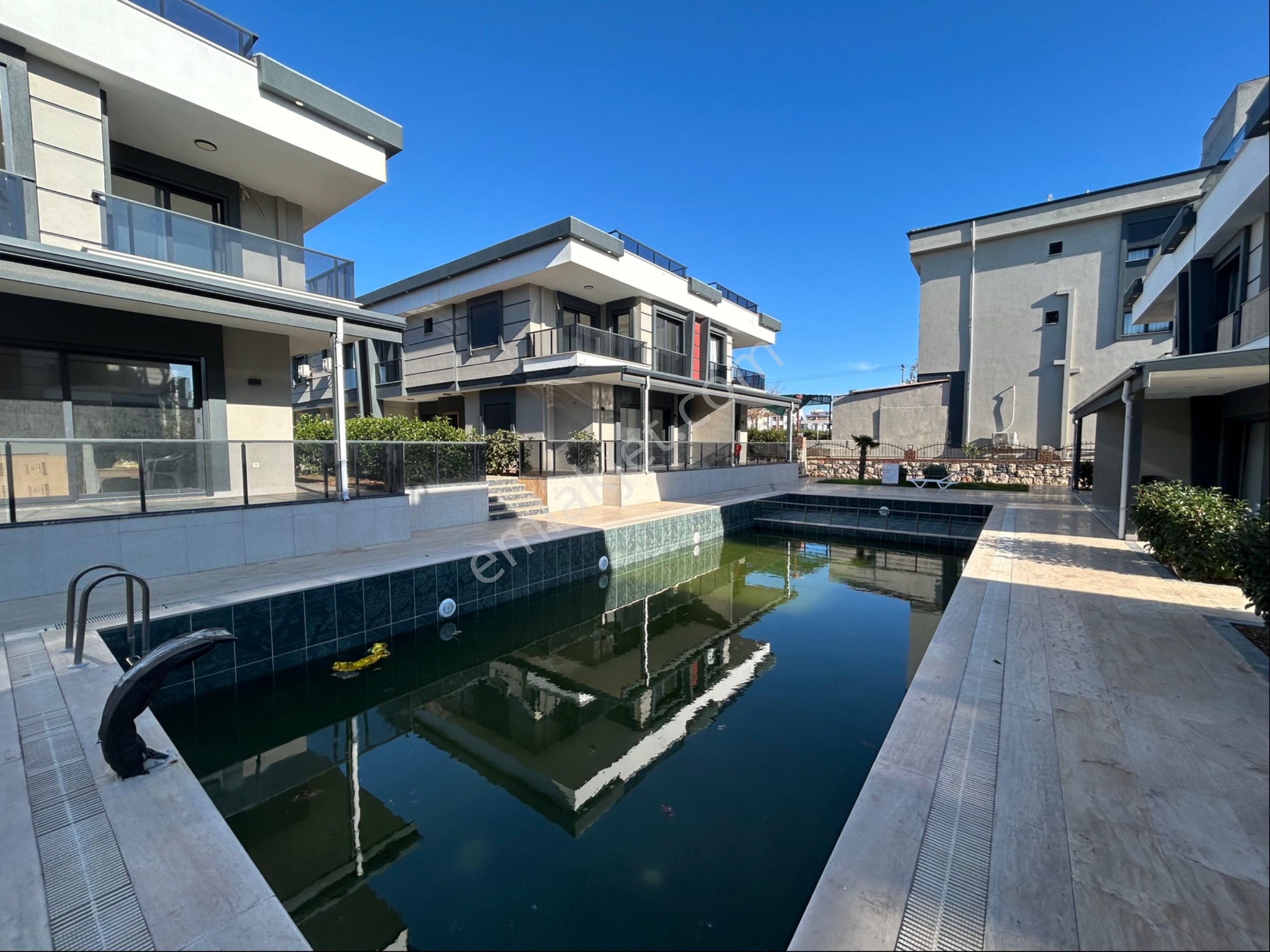 Didimde Havuzlu Sitede 4+1 Köşe Villa - Görsel 4