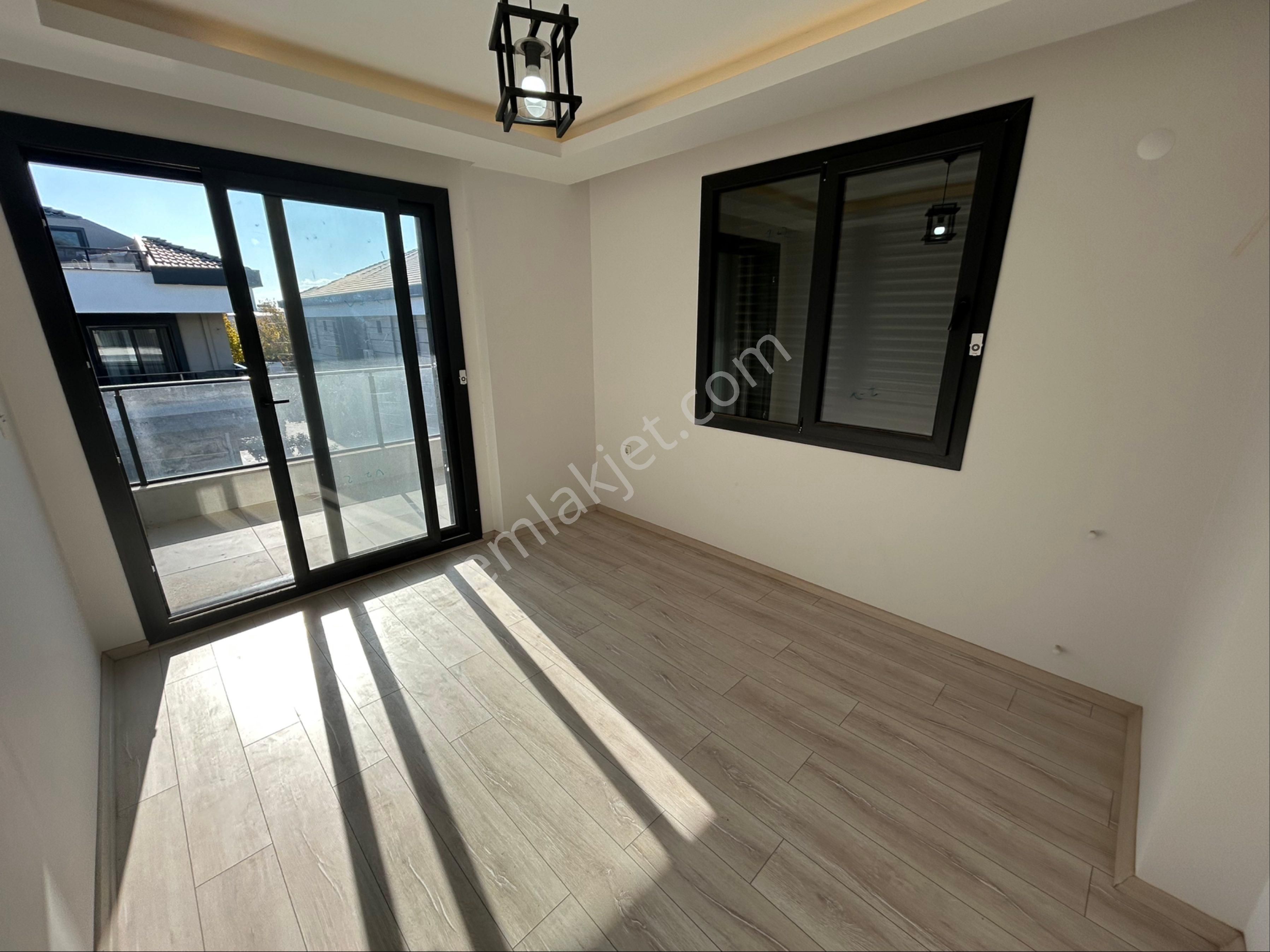 Didimde Havuzlu Sitede 4+1 Köşe Villa - Görsel 22