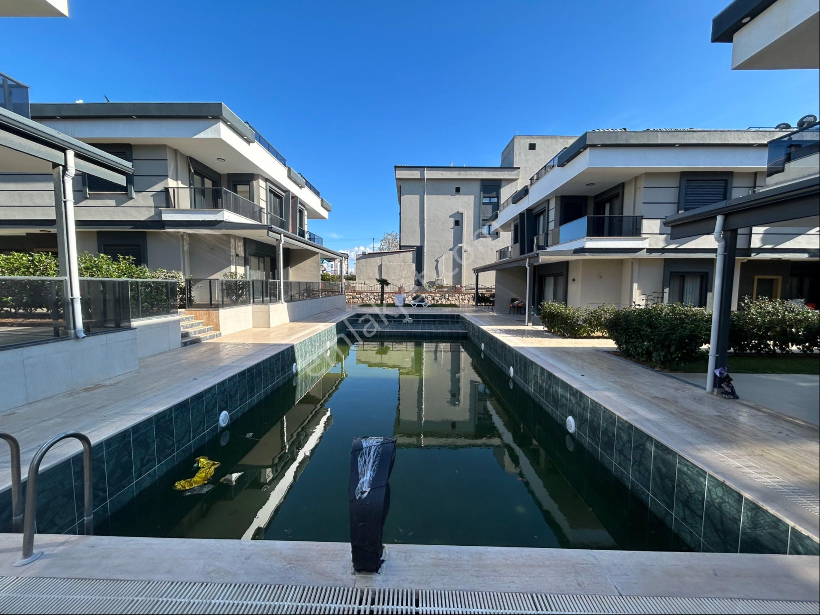 Didimde Havuzlu Sitede 4+1 Köşe Villa - Görsel 7