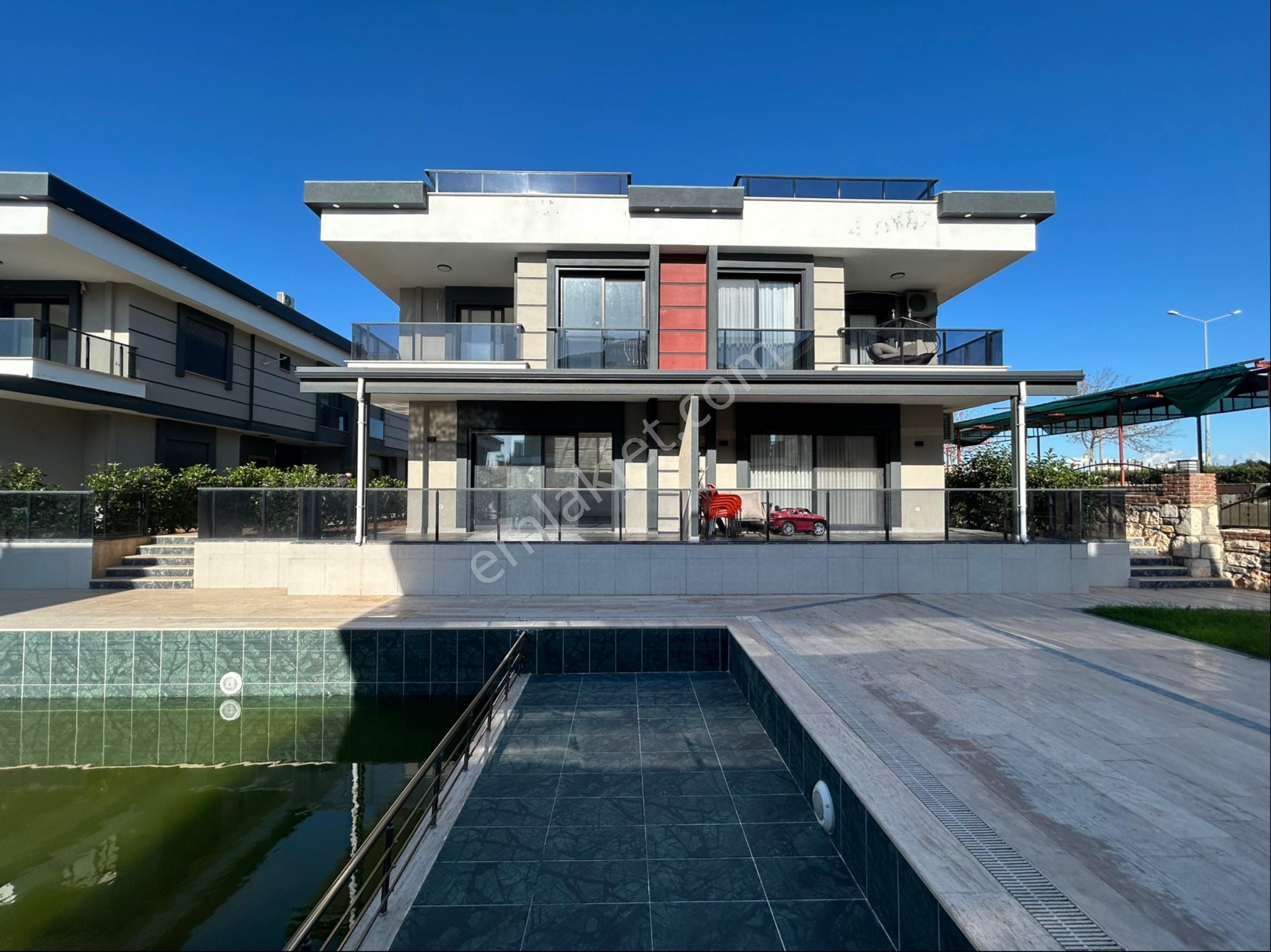 Didimde Havuzlu Sitede 4+1 Köşe Villa - Görsel 5