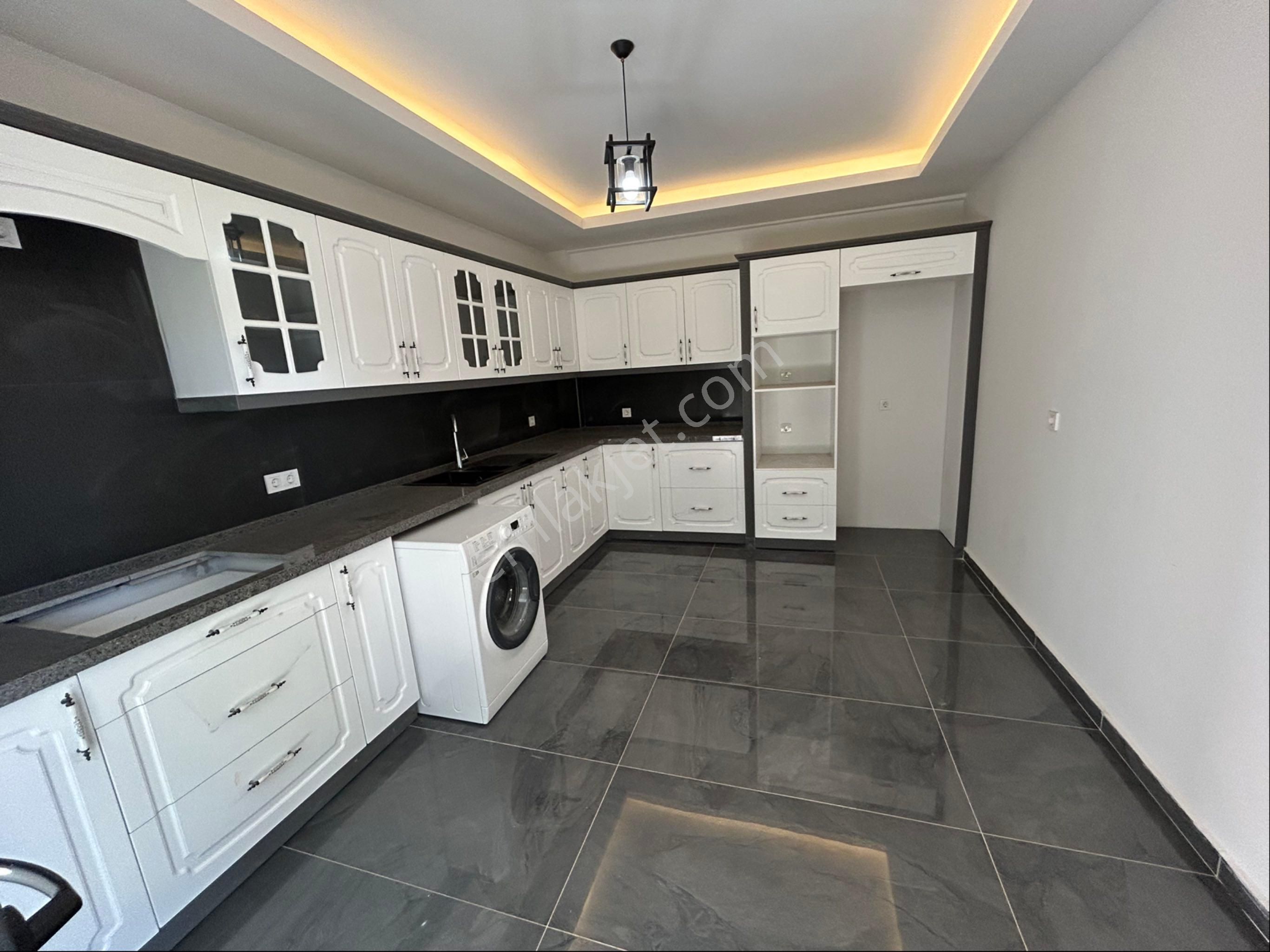 Didimde Havuzlu Sitede 4+1 Köşe Villa - Görsel 19