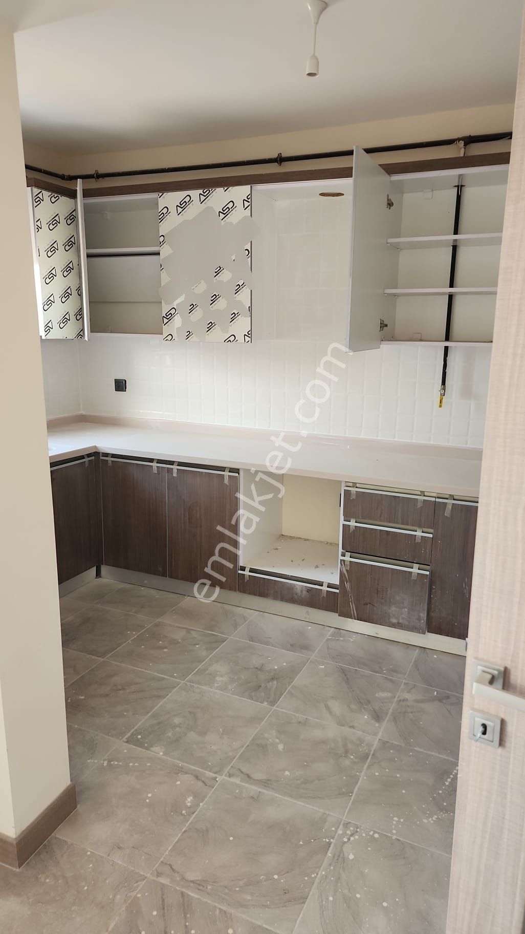 Ana Yol Üstünde Sahibinden Satılık Full Yapılı