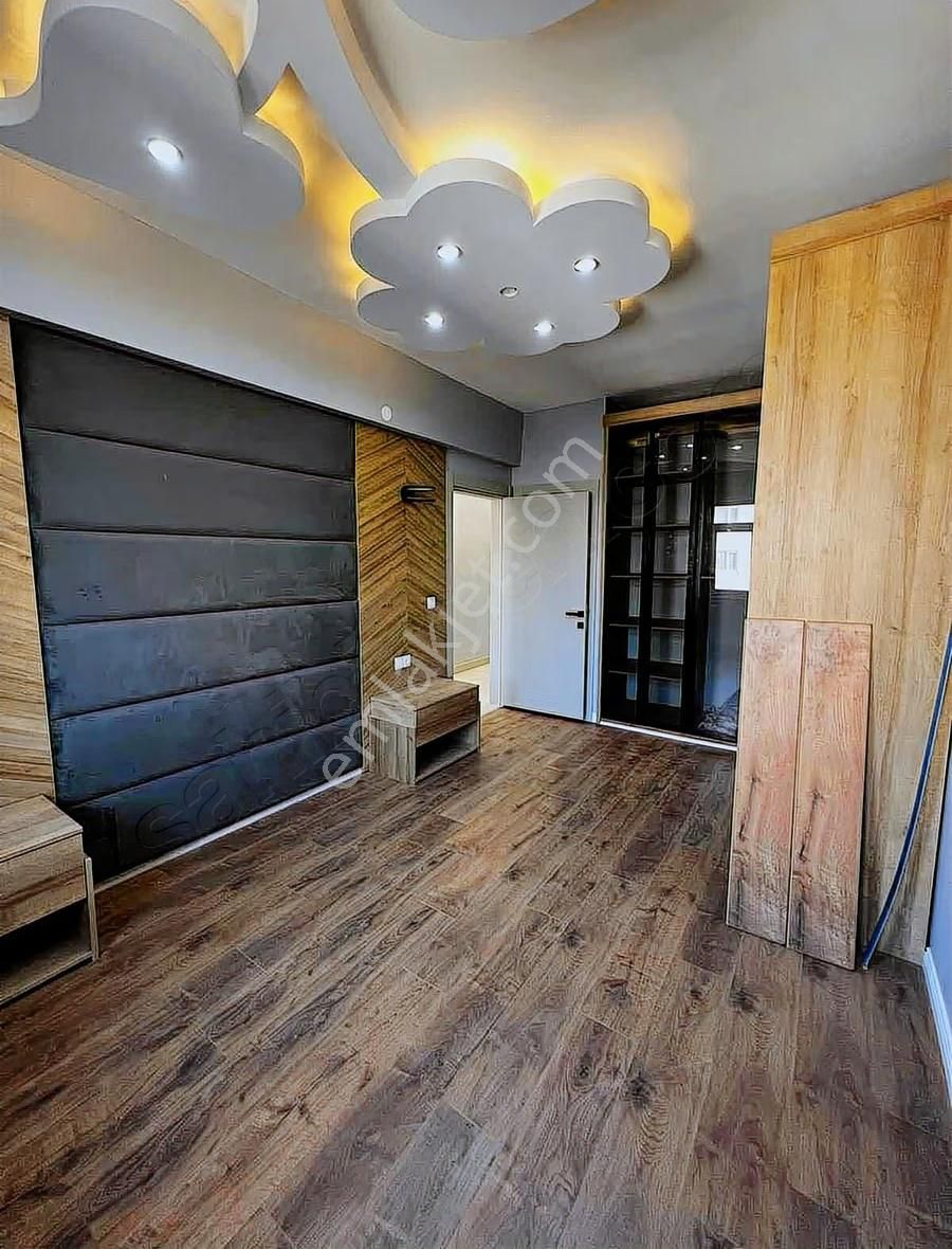 Barış Mahallesinde Metrobüse Yakın Masrafsız Daire - Görsel 7