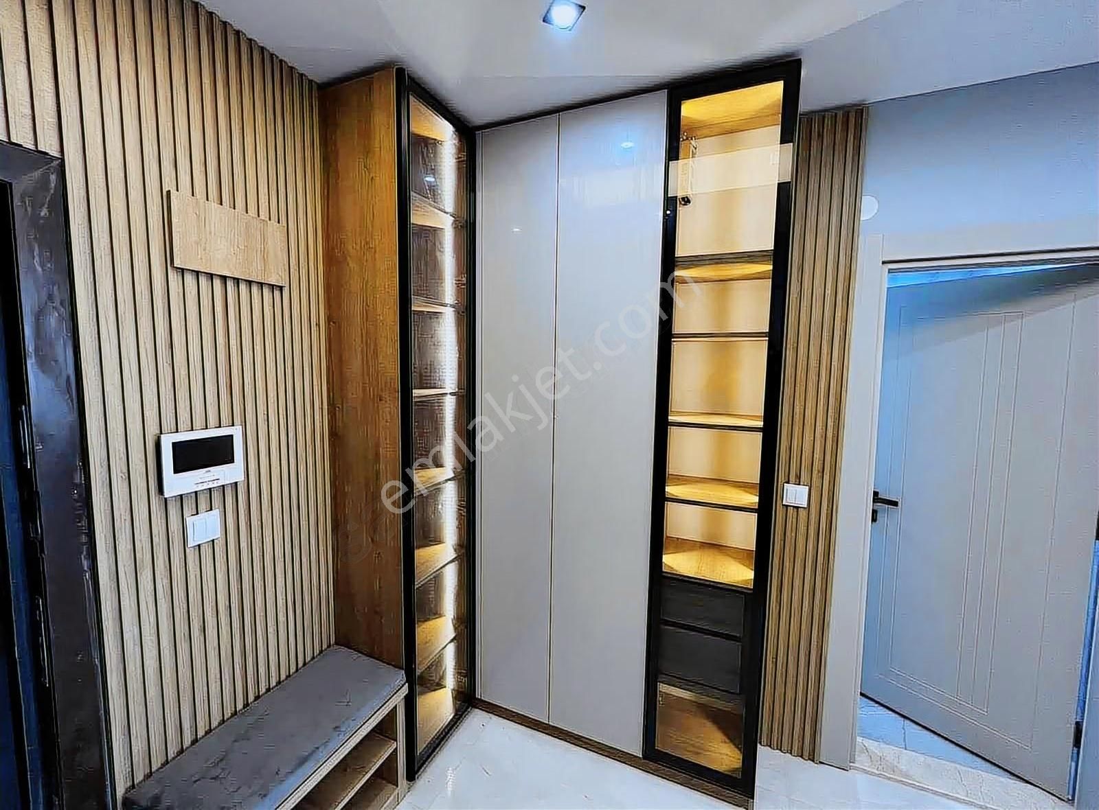 Barış Mahallesinde Metrobüse Yakın Masrafsız Daire - Görsel 8