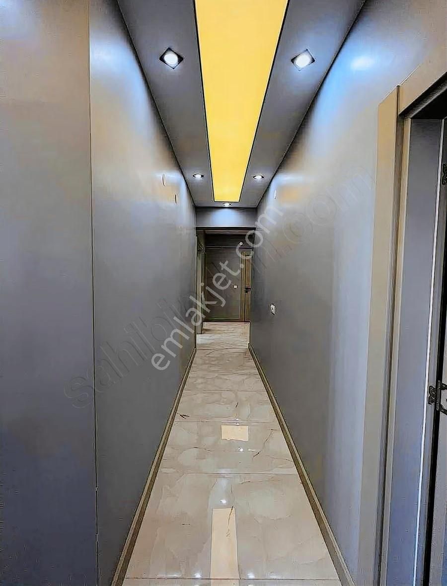 Barış Mahallesinde Metrobüse Yakın Masrafsız Daire - Görsel 3