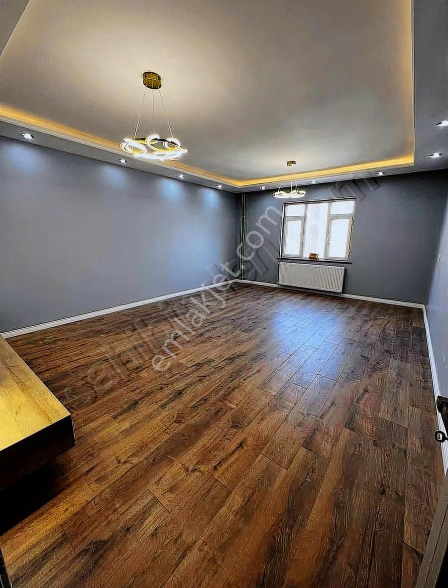 Barış Mahallesinde Metrobüse Yakın Masrafsız Daire - Görsel 2