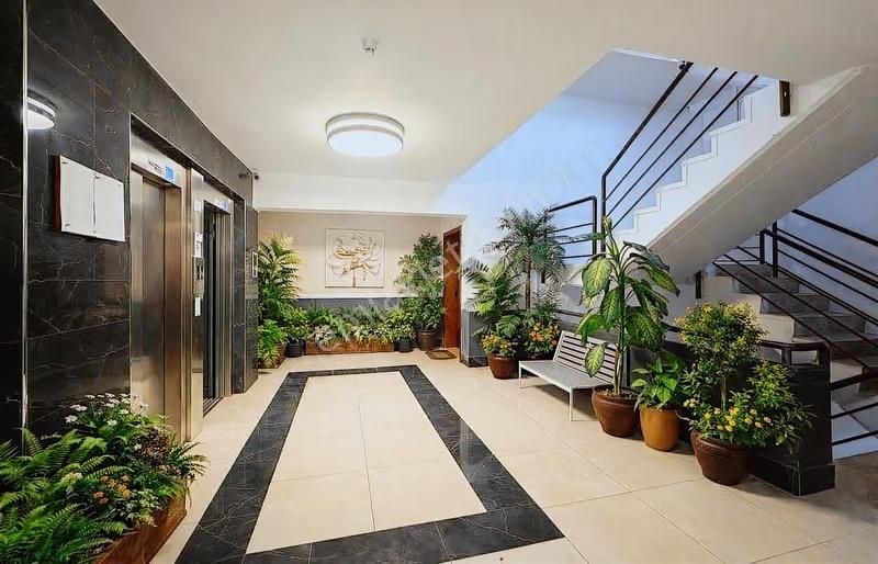 Yeşılkent 1'de Giyinme Odalı Masrafsız Geniş Daire - Görsel 14