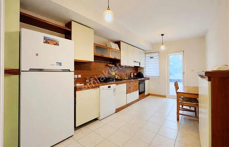 Yeşılkent 1'de Giyinme Odalı Masrafsız Geniş Daire - Görsel 6