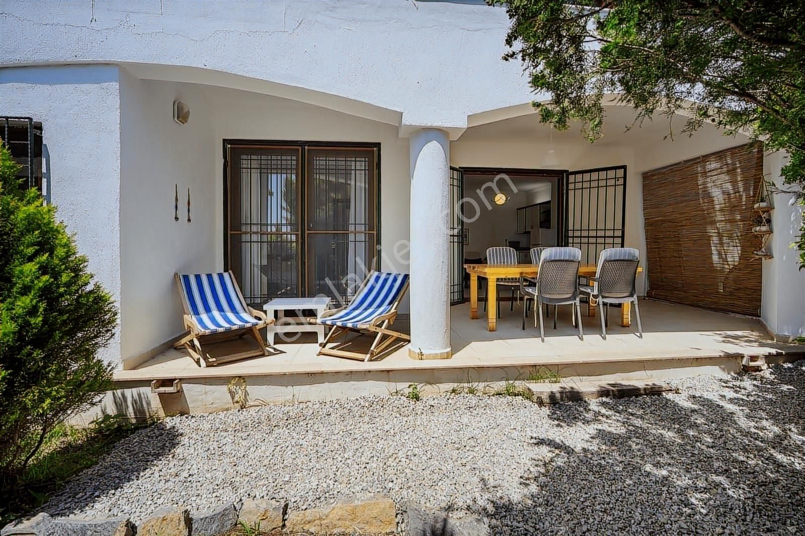 Datça Merkezde Eşyalı Geniş Bahçeli 2+1 Daire - Görsel 2