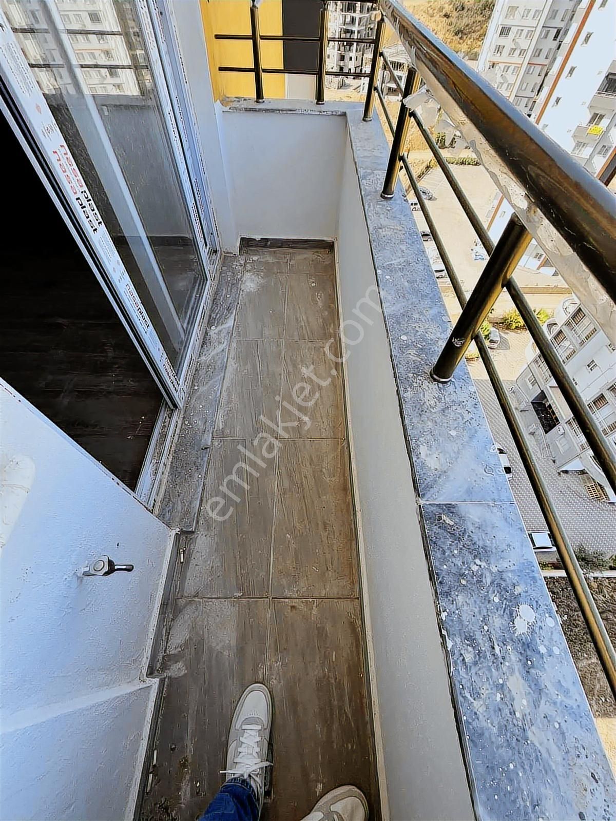 Kule Park'dan Gültepe'de Geniş Sıfır Lüx İşçilikli 1+1 Daire - Görsel 12