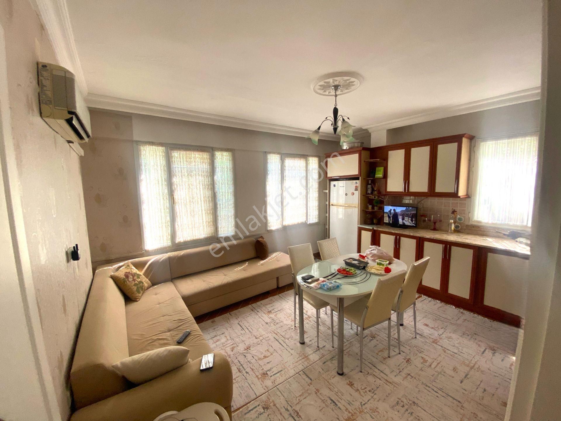 Goldhouse Den Satılık Daire Tuzla Mahallesinde Ferah 4+1 Giriş