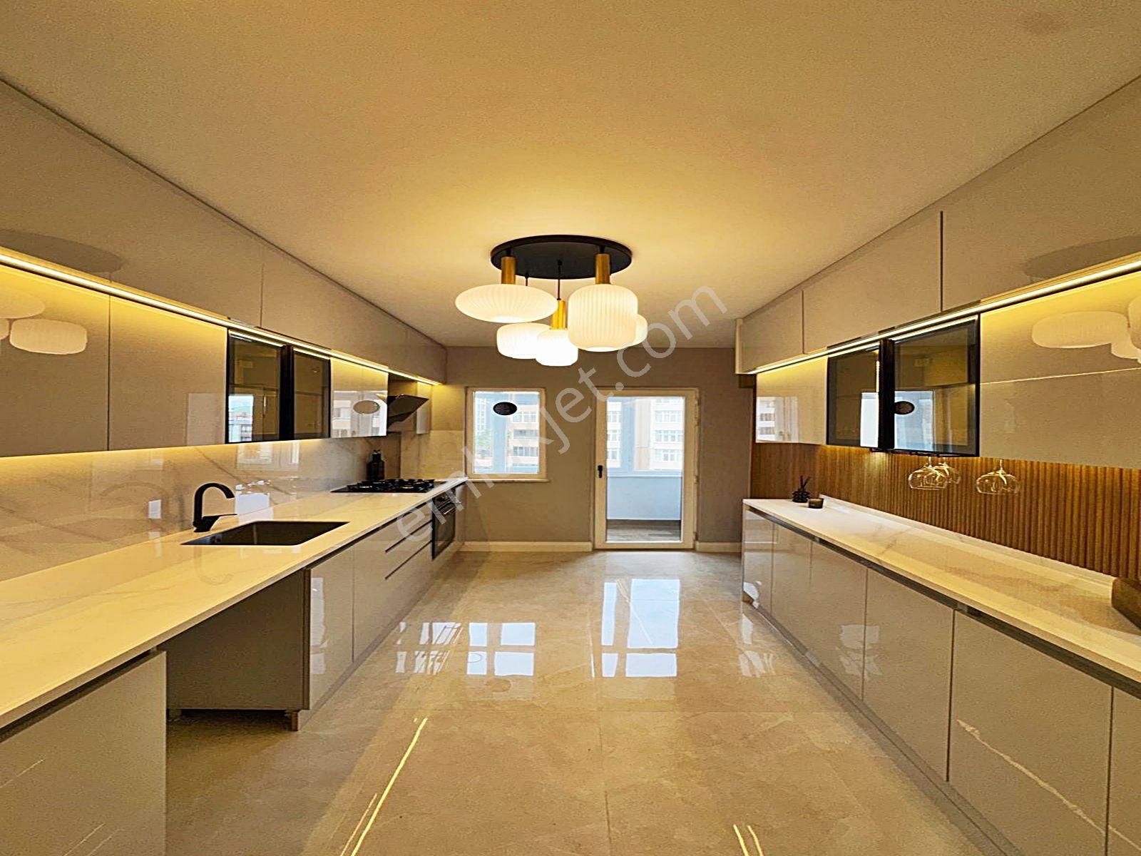 West İstanbul'a Yürüme Mesafesinde Site İçerisinde 3+1 Deniz Manzaralı Satılık Arakat Daire! - Görsel 4