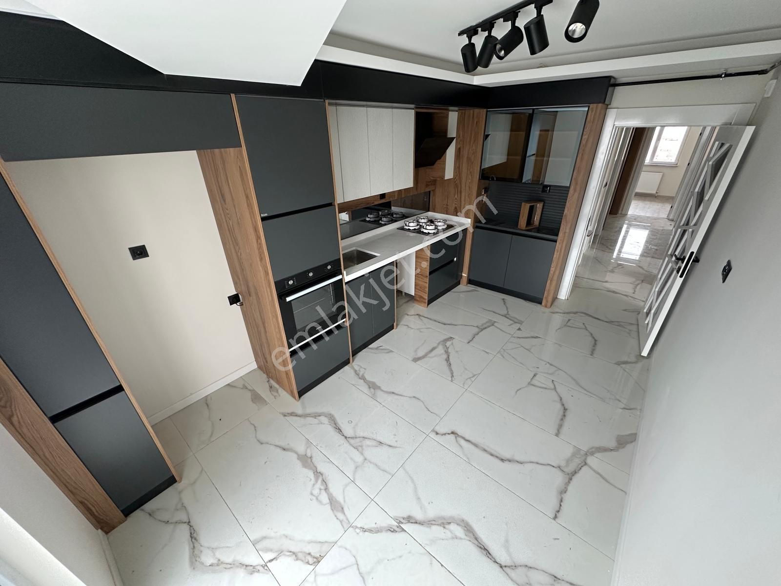 Sincan Yenikentte Satılık 3+1 Sıfır Daire Katta - Görsel 4