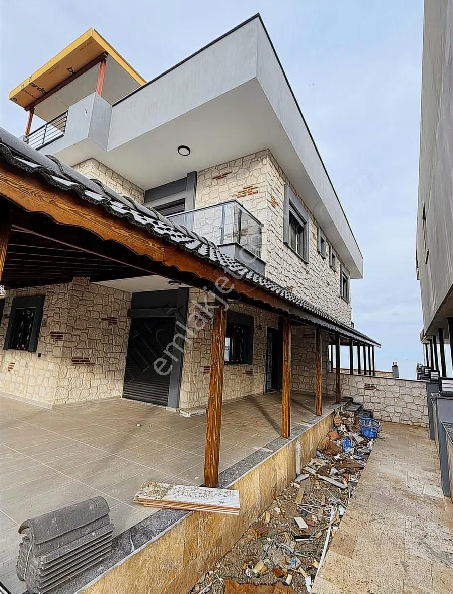 Yenifoça Gencellide Denize Sıfır Arka Villa - Görsel 5