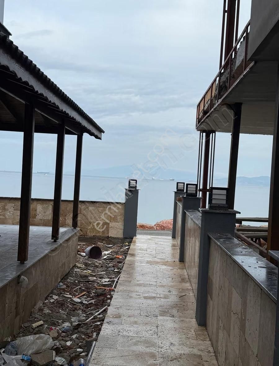 Yenifoça Gencellide Denize Sıfır Arka Villa - Görsel 7