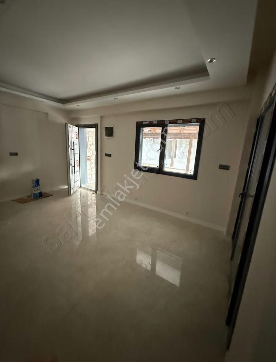 Yenifoça Gencellide Denize Sıfır Arka Villa - Görsel 4