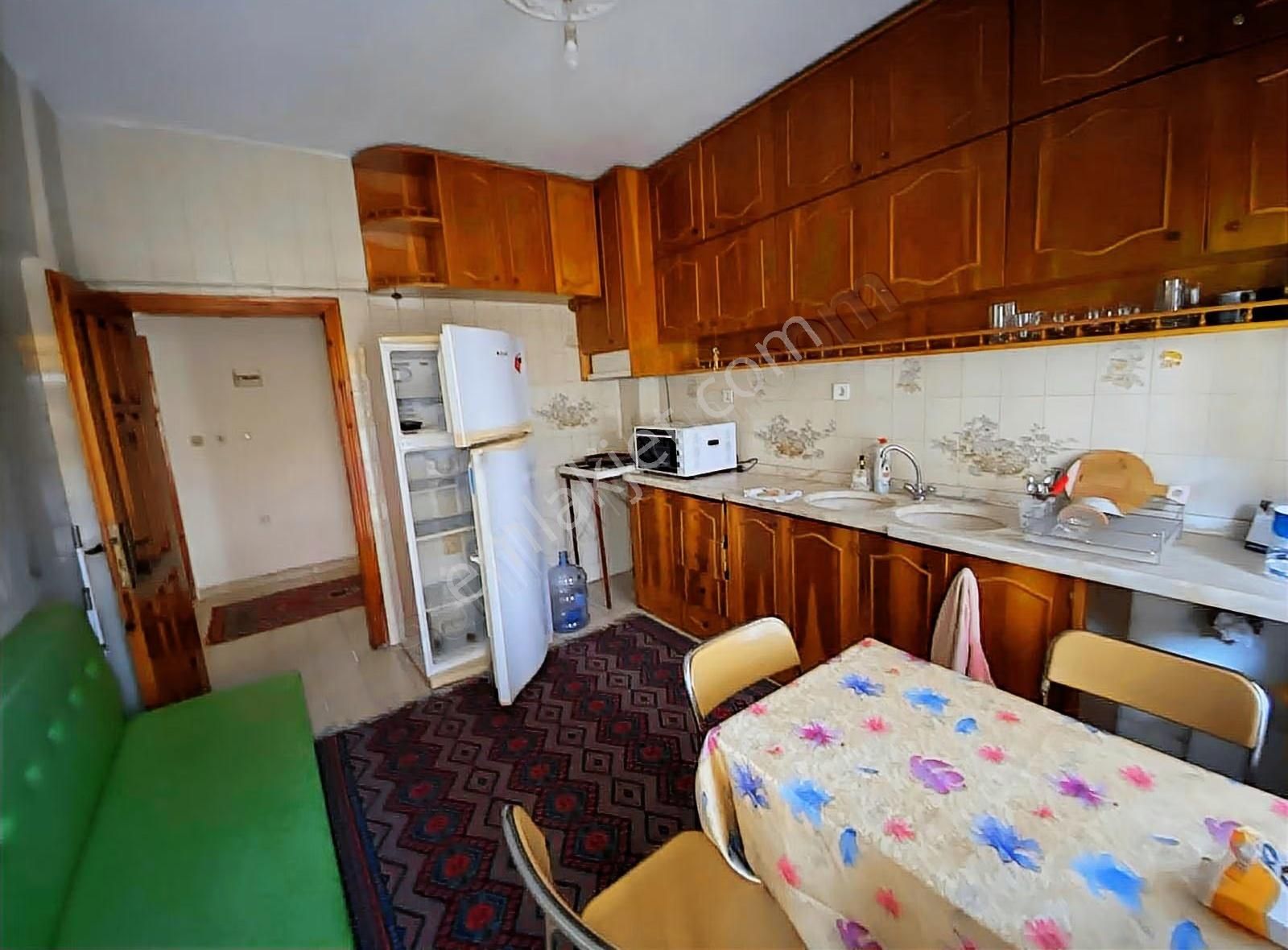 Yıldız Emlaktan Aydınevler Mahallesinde 3+1 Eşyalı Kiralık Daire