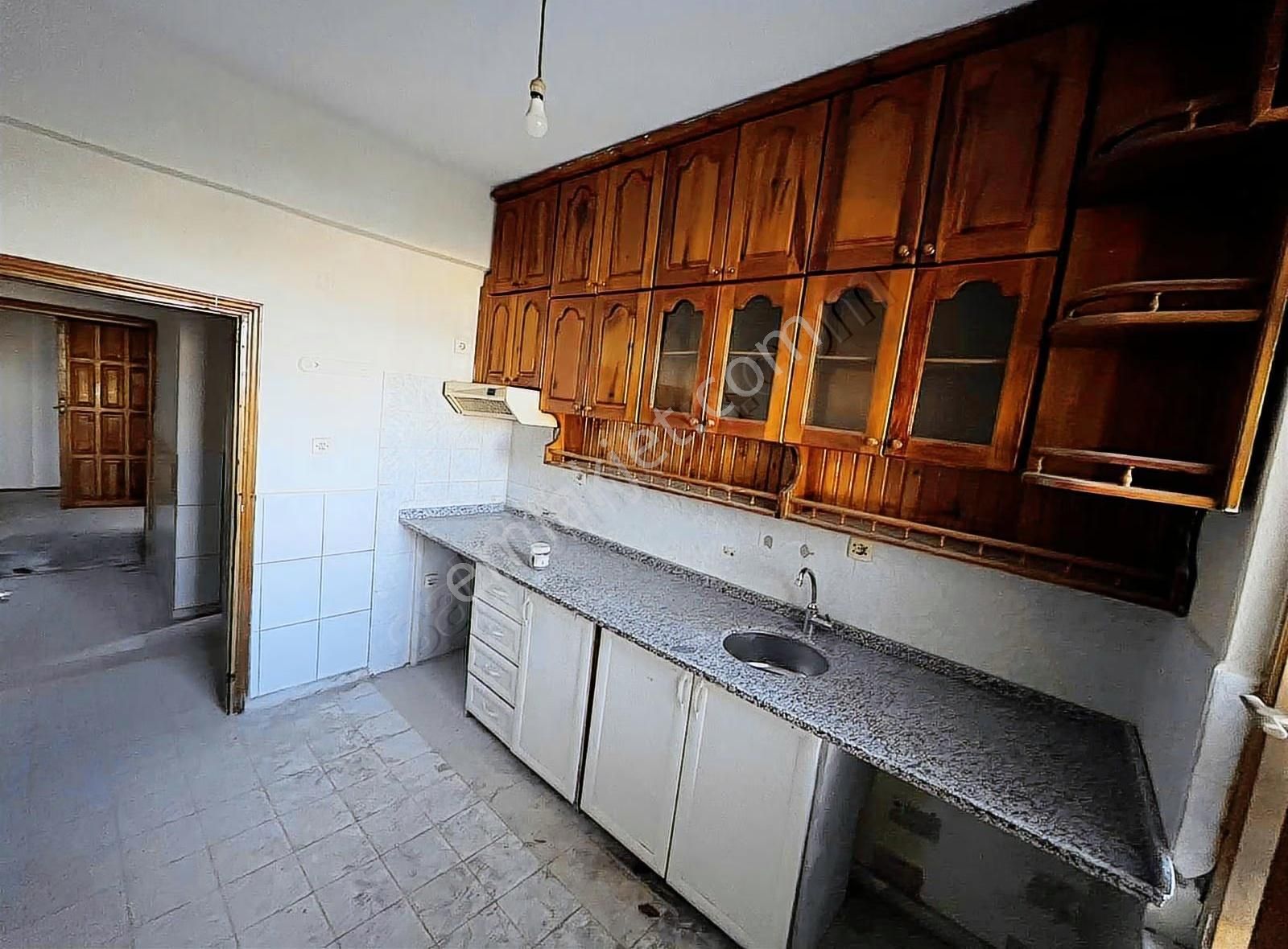 Öz Yıldız Emlaktan Şelale Mahallesinde 2+1 Kiralık Daire