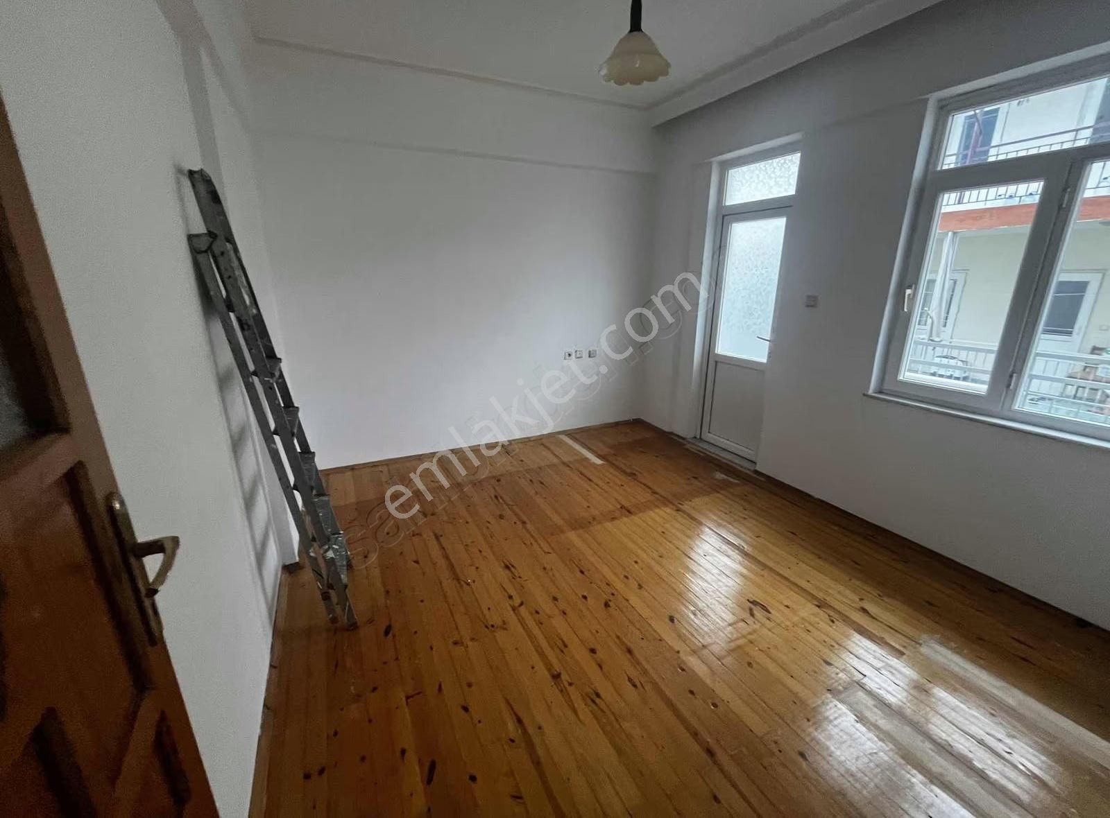 Öz Yıldız Emlaktan 3+1 Kiralık Daire Kavaklı Mahallesinde - Görsel 7