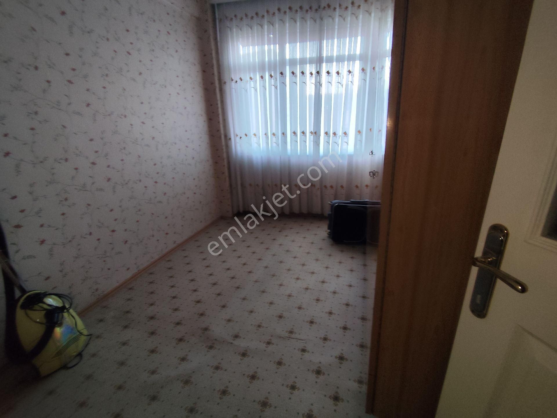 Kocamustafapaşada Satılık 2+1 Çift Cephe Satılık Daire - Görsel 3