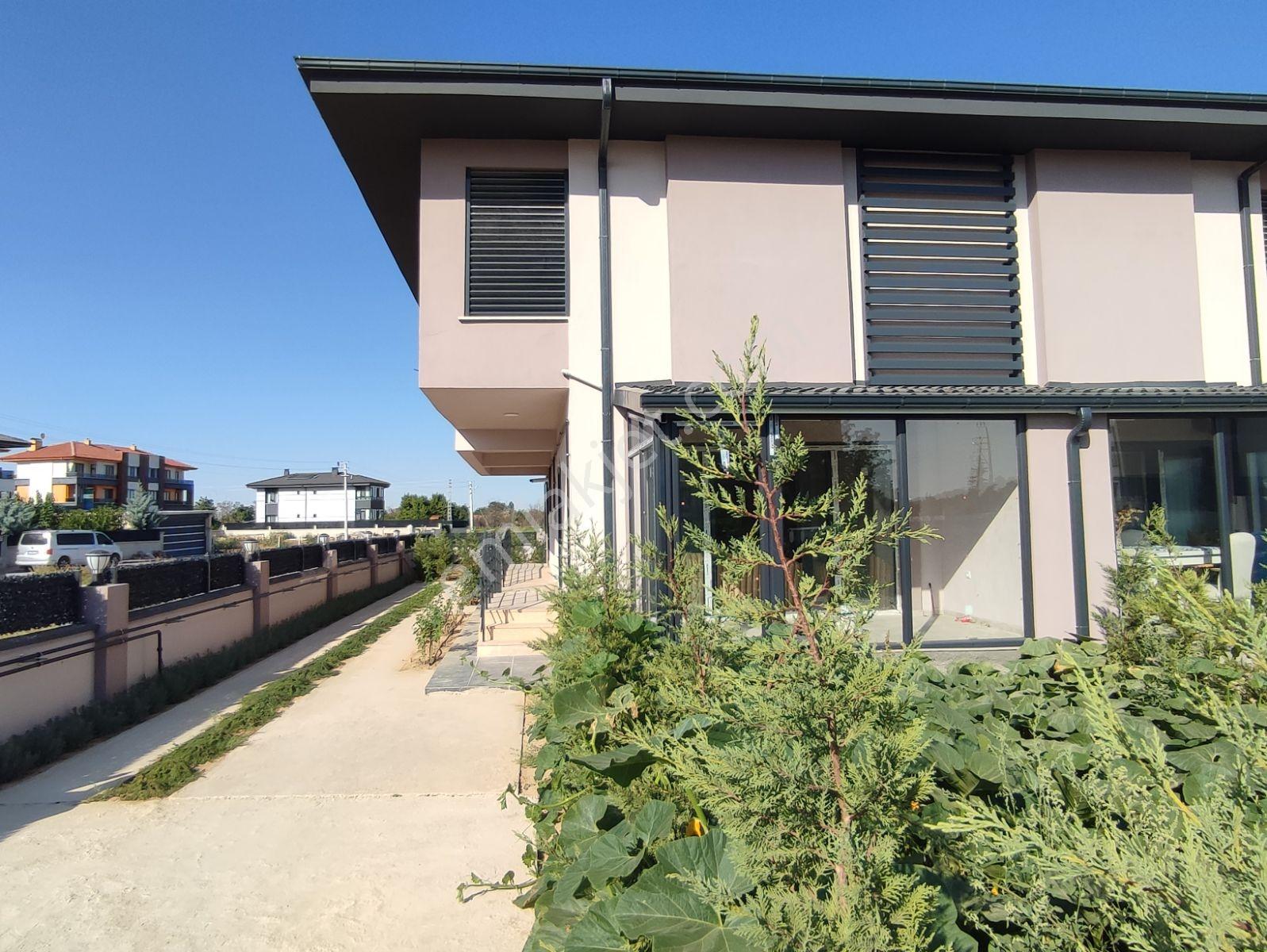 Karaaslanda Lüks 3+1 Butik Villa Site İçi Bahçeli - Görsel 17