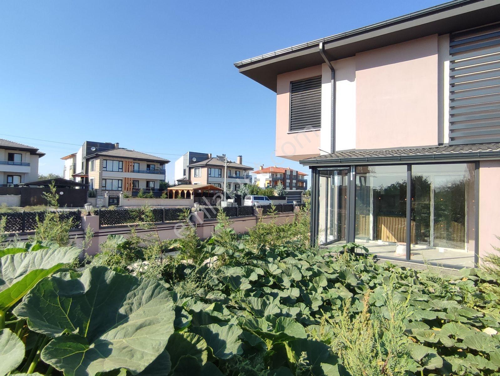 Karaaslanda Lüks 3+1 Butik Villa Site İçi Bahçeli - Görsel 26