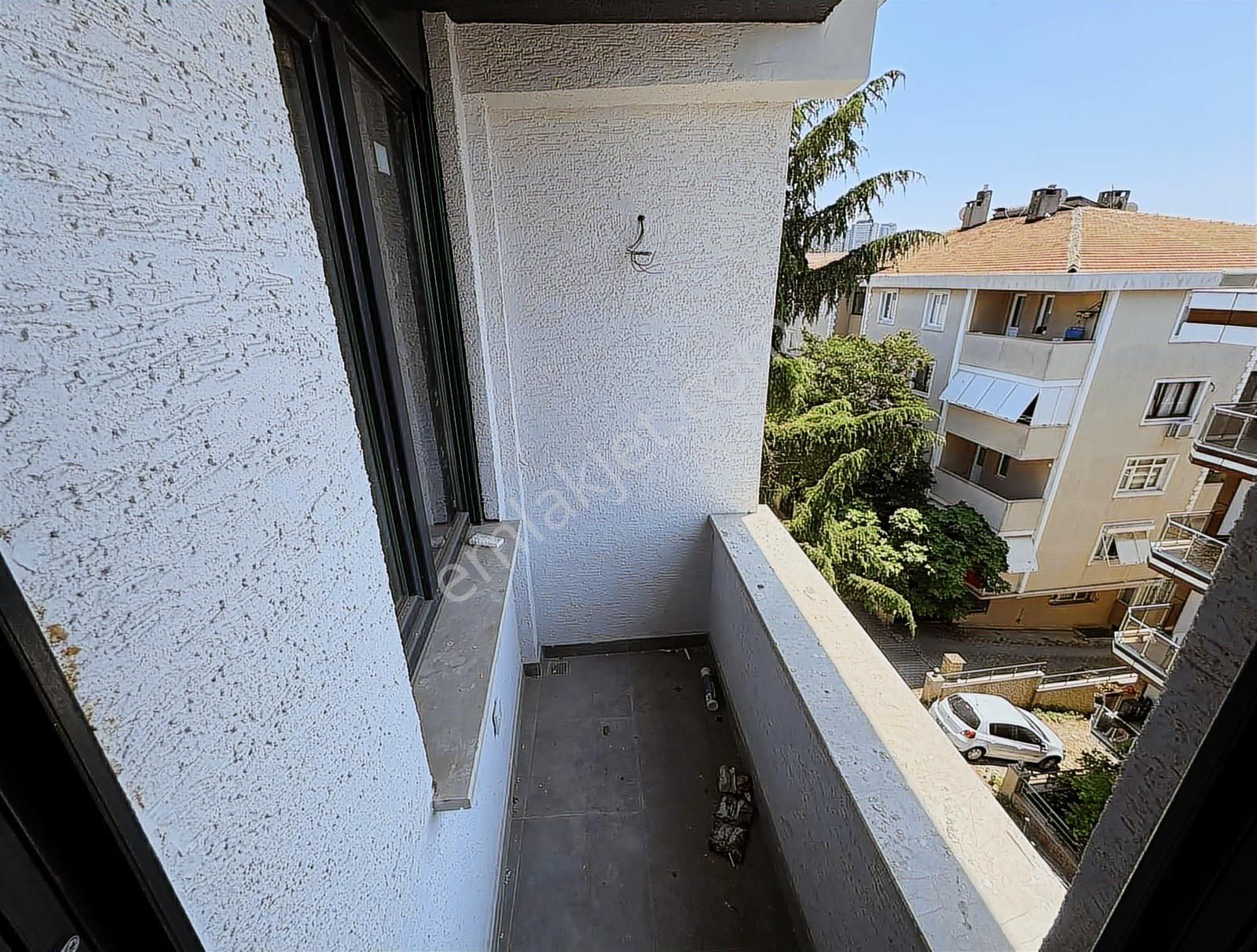 Kerem Kuru'dan Küçükyalı Altıntepe Teraslı 4+1 Satılık Dubleks - Görsel 2