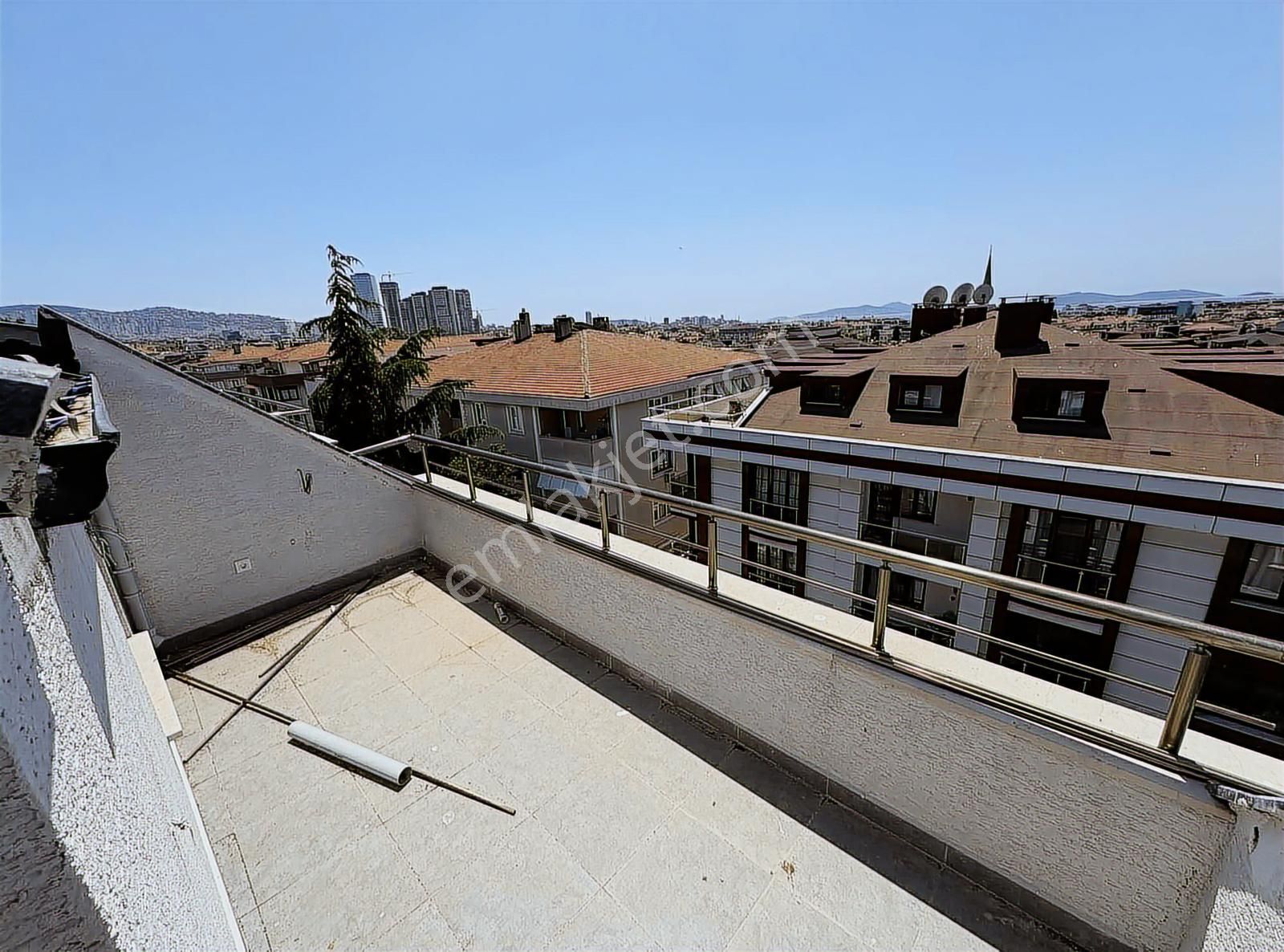 Kerem Kuru'dan Küçükyalı Altıntepe Teraslı 4+1 Satılık Dubleks - Görsel 9