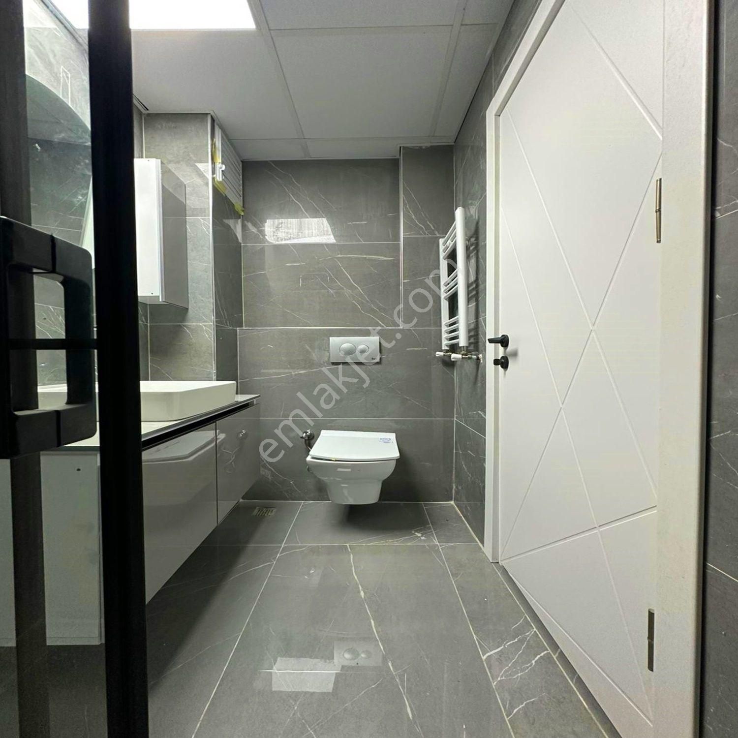 Beylikdüzü Yakuplu'da 5+2 195m2 Ön Cephe Dubleks Daire Fırsatı - Görsel 14