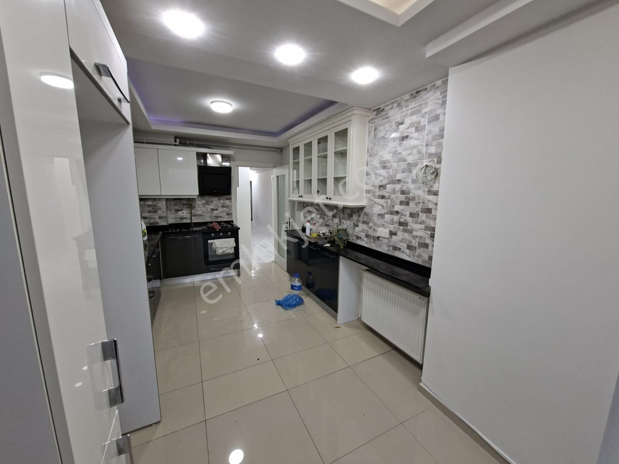 Güneş'ten Şirinyer Pazar Yeri Karşısı 3+1 125m Asansör 4.kat - Görsel 6