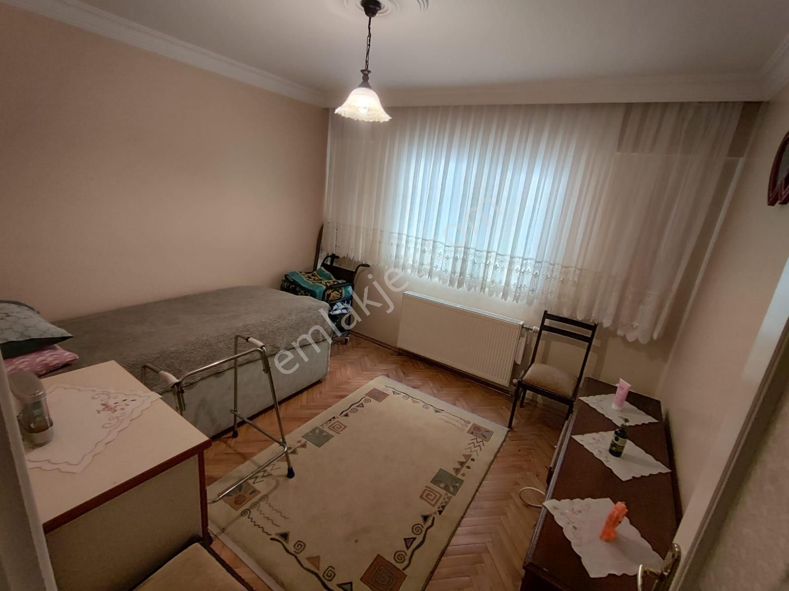 Onur Mh. Köşe Konumda Engelli Asansörlü Otoparklı 3+1 Ara Kat Daire - Görsel 11