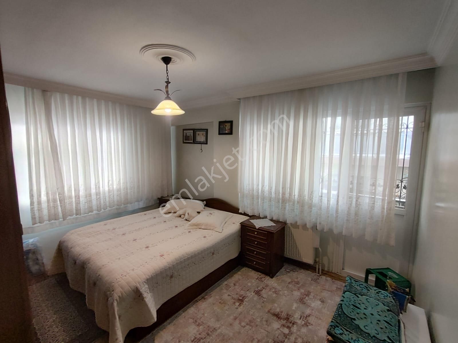 Onur Mh. Köşe Konumda Engelli Asansörlü Otoparklı 3+1 Ara Kat Daire - Görsel 13