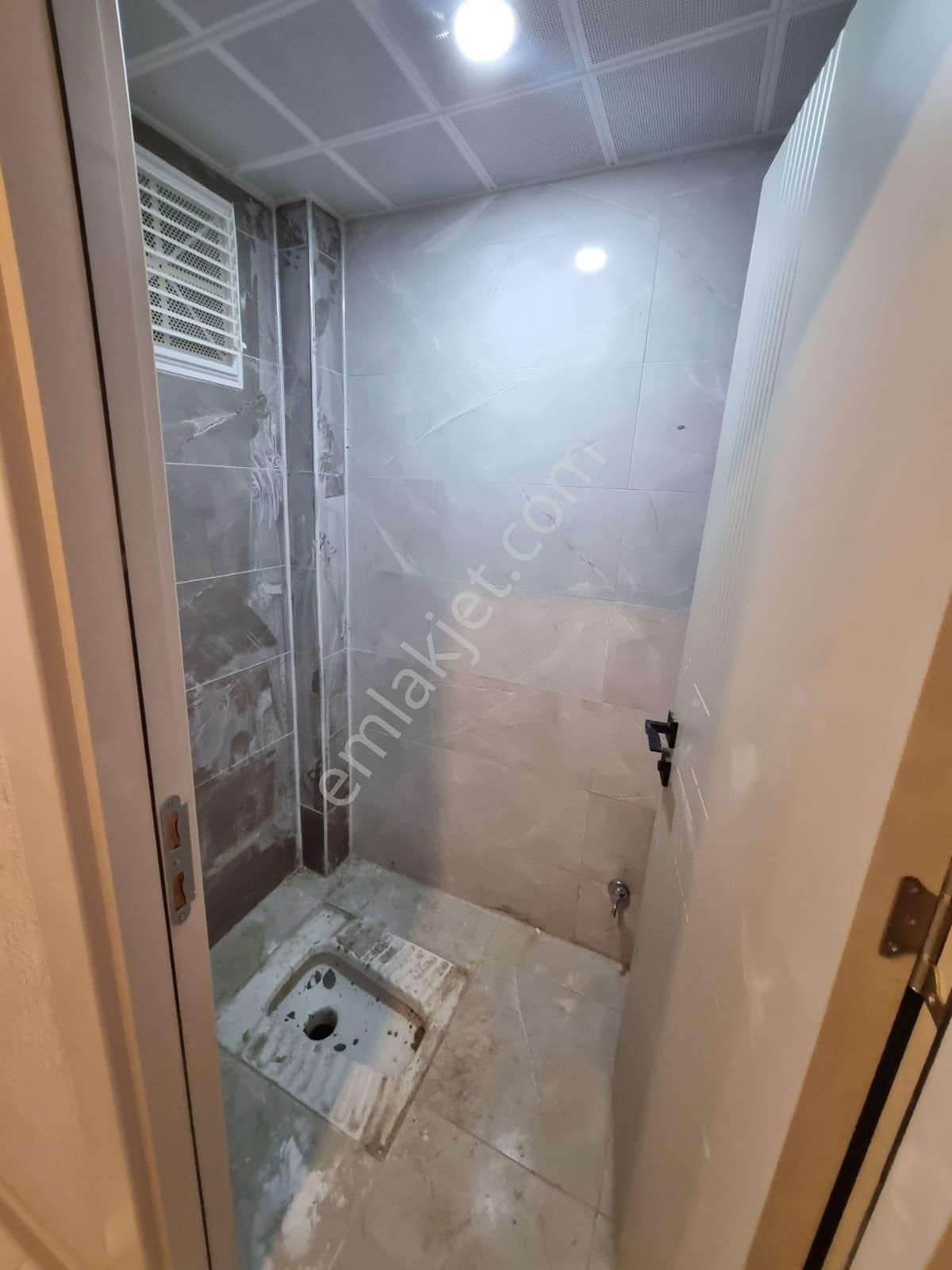 Sincan Yenikentte Lüx Yapılı Ön Cephe İskanlı Kiralık2+1 Daire - Görsel 3