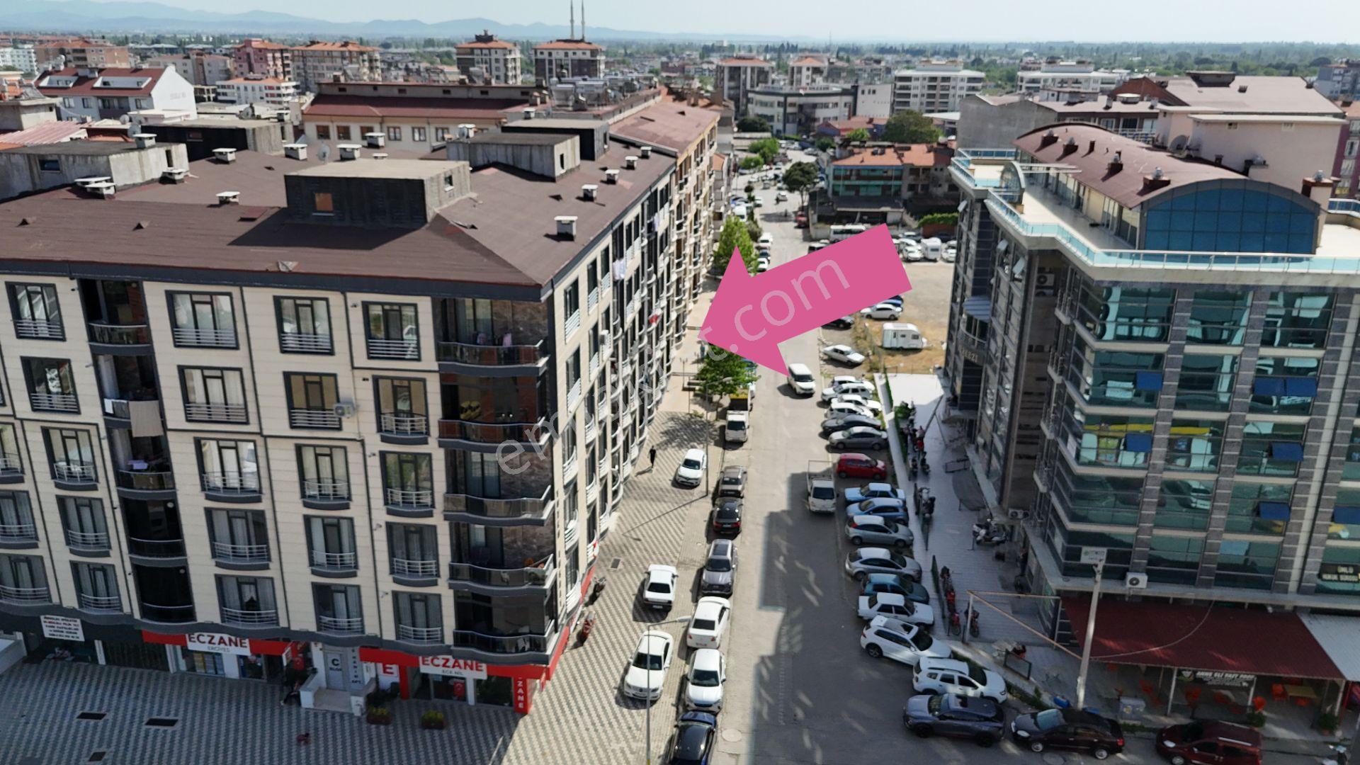 Akman'dan Ön Cephe İşlek Konumda Satılık 240 M2 Dükkan